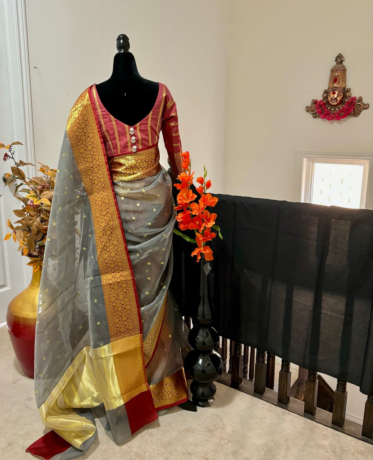 Beautiful Falling Banarasi Organza Kanchi boarder, with elbow length sleeve ready to wear designer blouse fit to 32 to 44