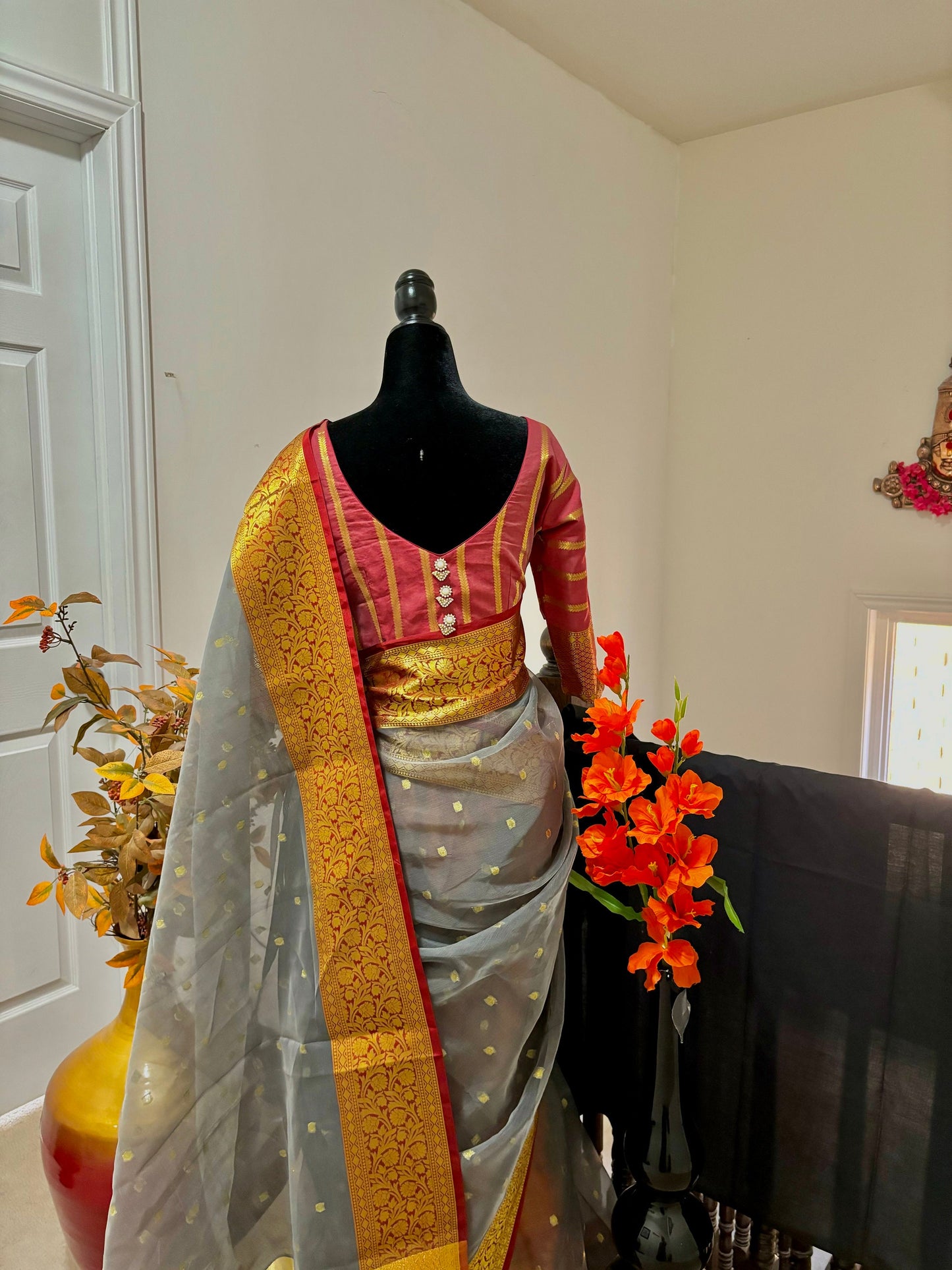 Beautiful Falling Banarasi Organza Kanchi boarder, with elbow length sleeve ready to wear designer blouse fit to 32 to 44
