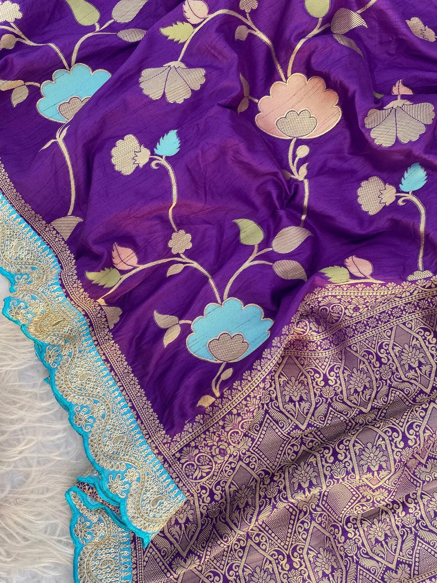 Pure Banarasi Pattu saree with zari butta weaving on all over the saree weaving border floral All over