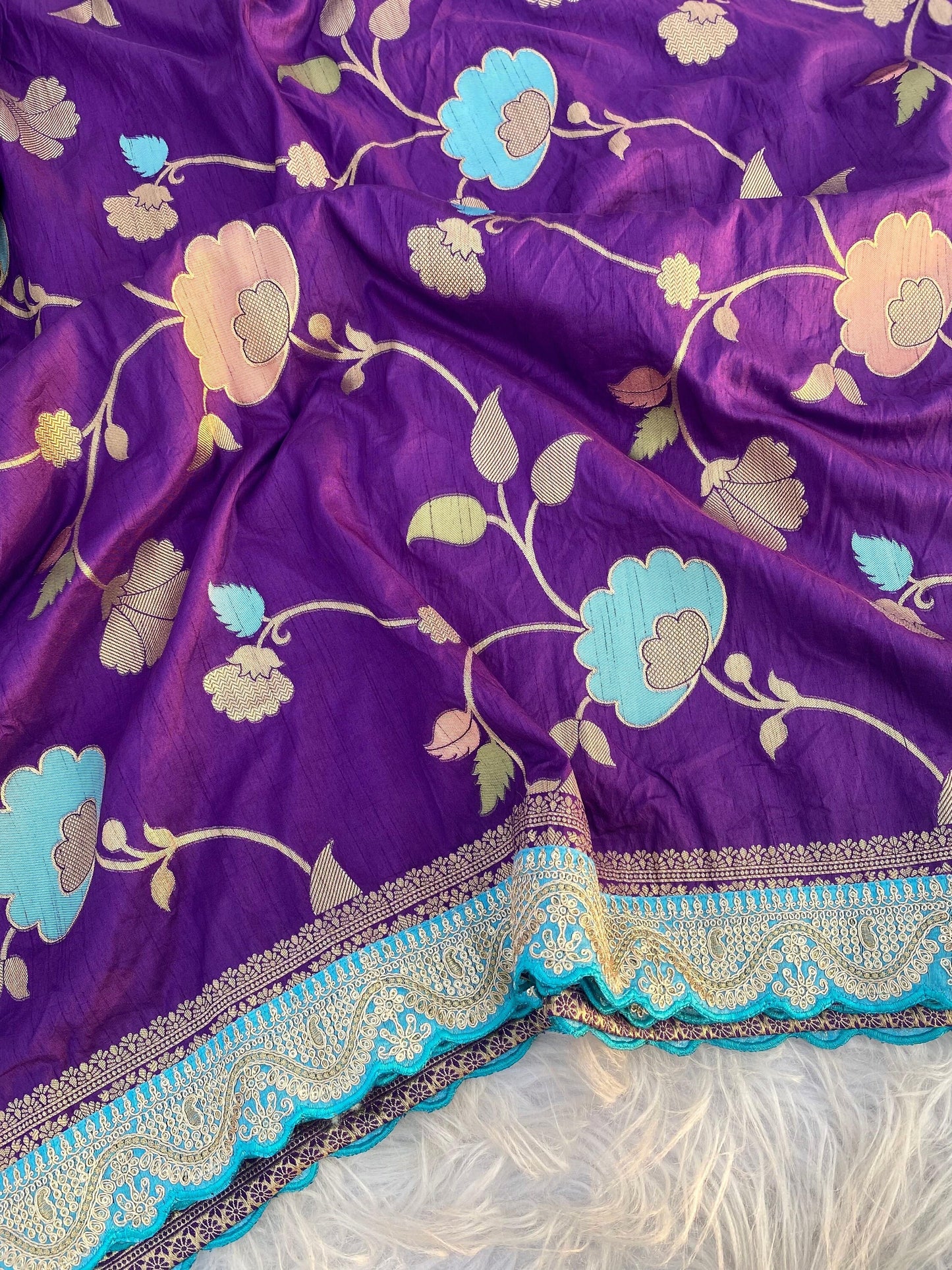 Pure Banarasi Pattu saree with zari butta weaving on all over the saree weaving border floral All over