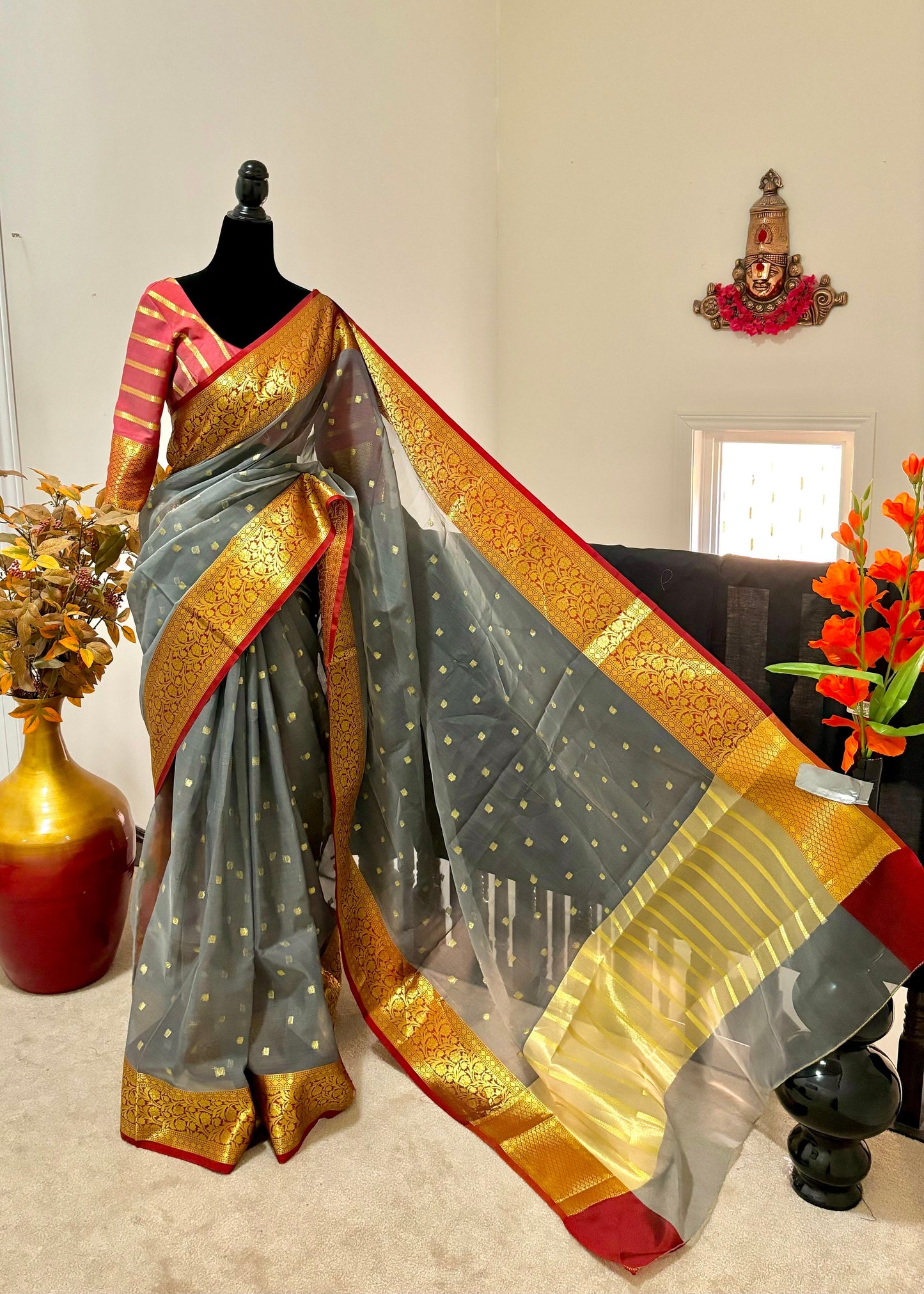 Beautiful Falling Banarasi Organza Kanchi boarder, with elbow length sleeve ready to wear designer blouse fit to 32 to 44
