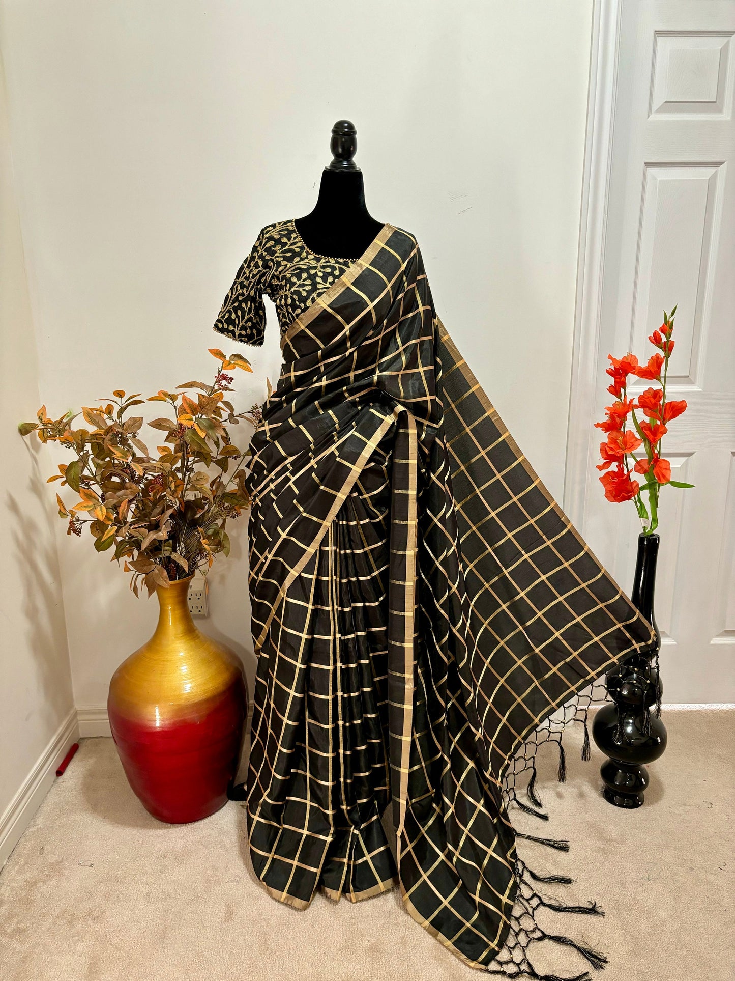 Soft silk Handloom Sarees ready to wear work blouse that fits up to 32 to 38 see description petty Voira voosi design
