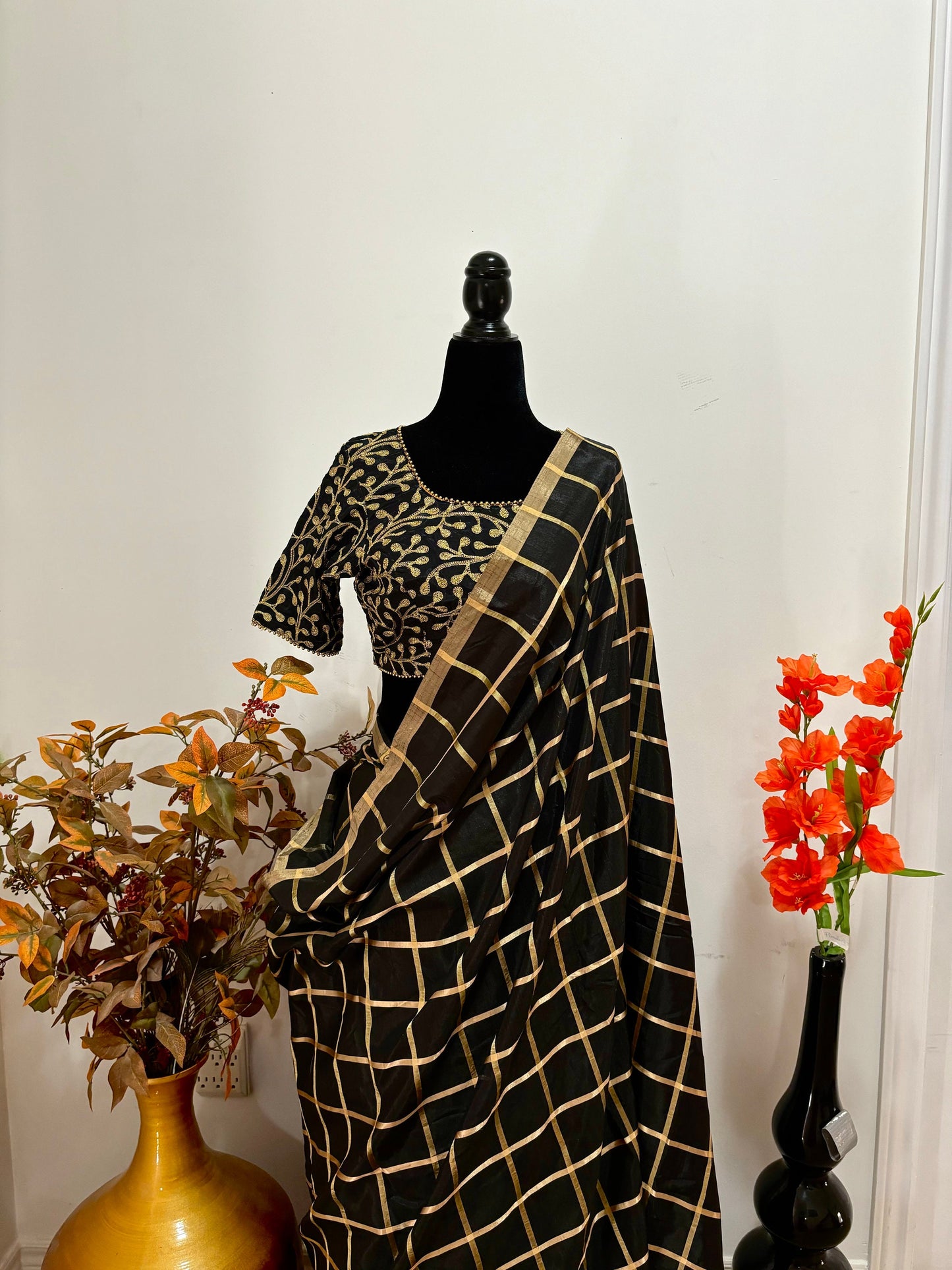 Soft silk Handloom Sarees ready to wear work blouse that fits up to 32 to 38 see description petty Voira voosi design