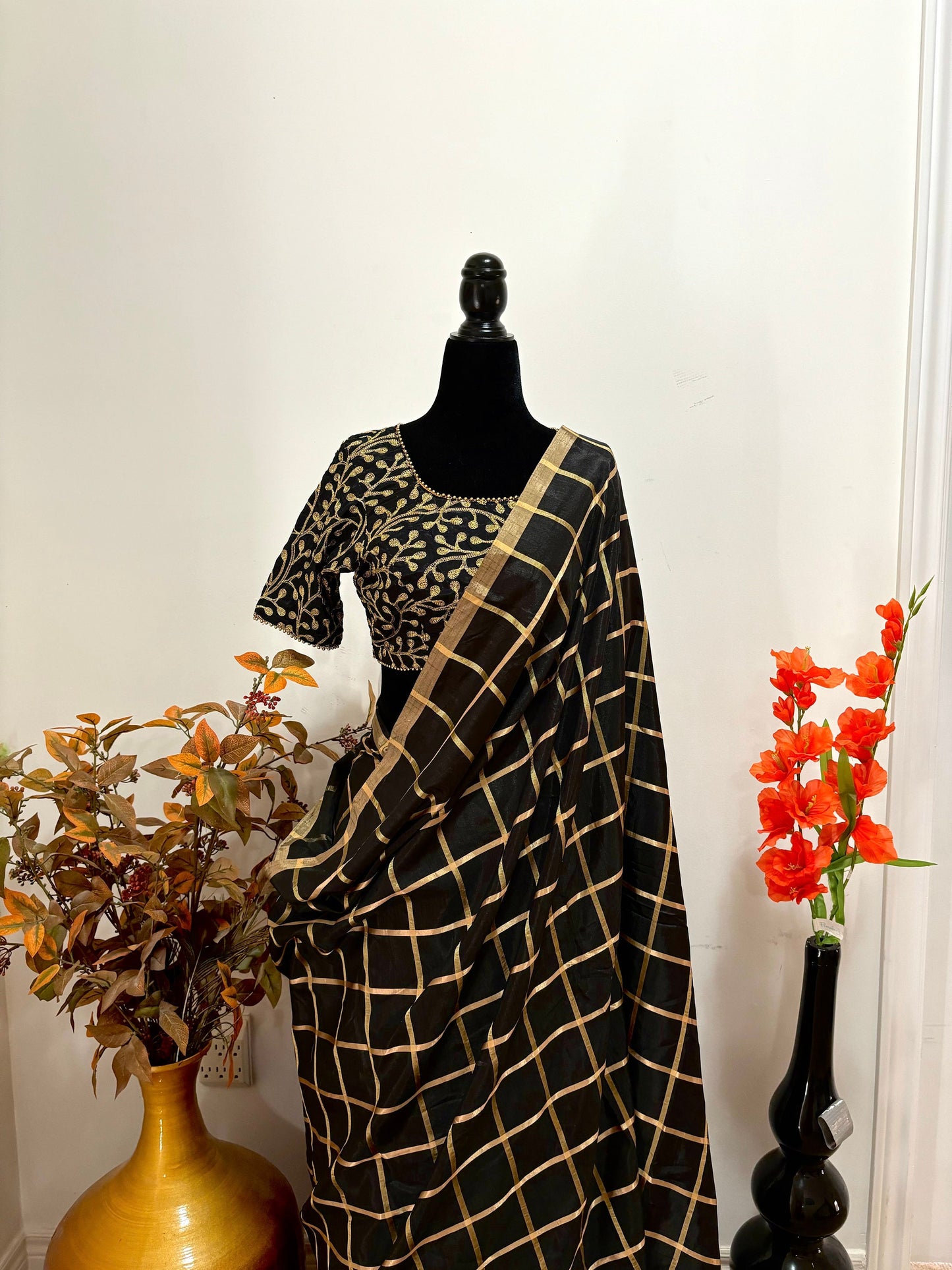 Soft silk Handloom Sarees ready to wear work blouse that fits up to 32 to 38 see description petty Voira voosi design