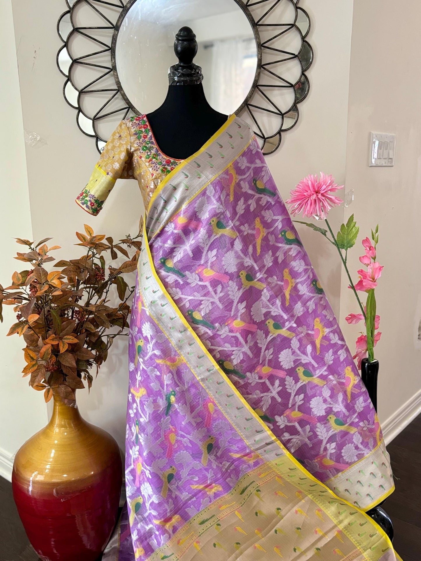 Beautiful Tissue Zari Kota saree with pythani Zari boardes and beautifully done workblouse paired up with pretty blouse fits up to 32 to 46