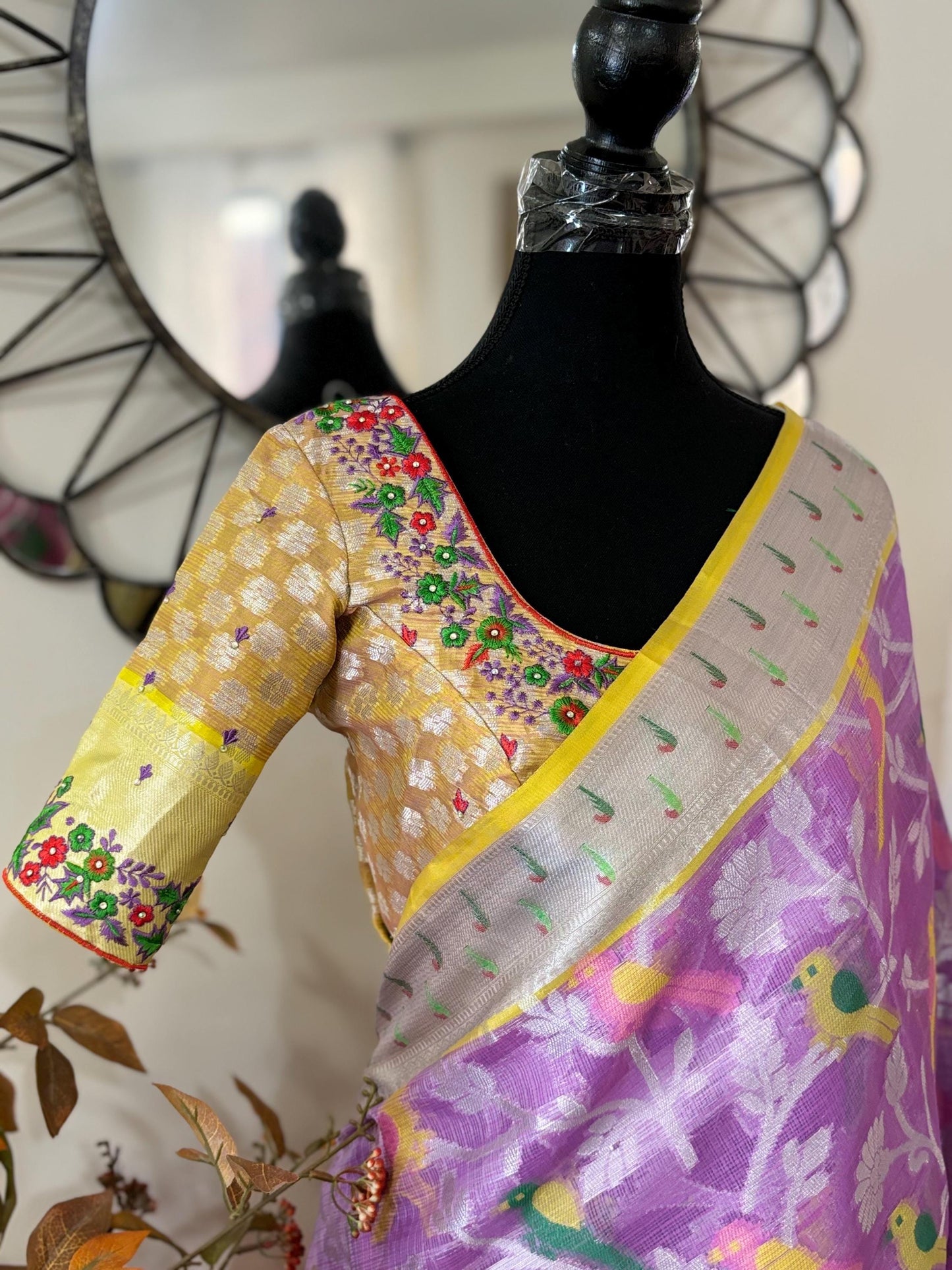 Beautiful Tissue Zari Kota saree with pythani Zari boardes and beautifully done workblouse paired up with pretty blouse fits up to 32 to 46