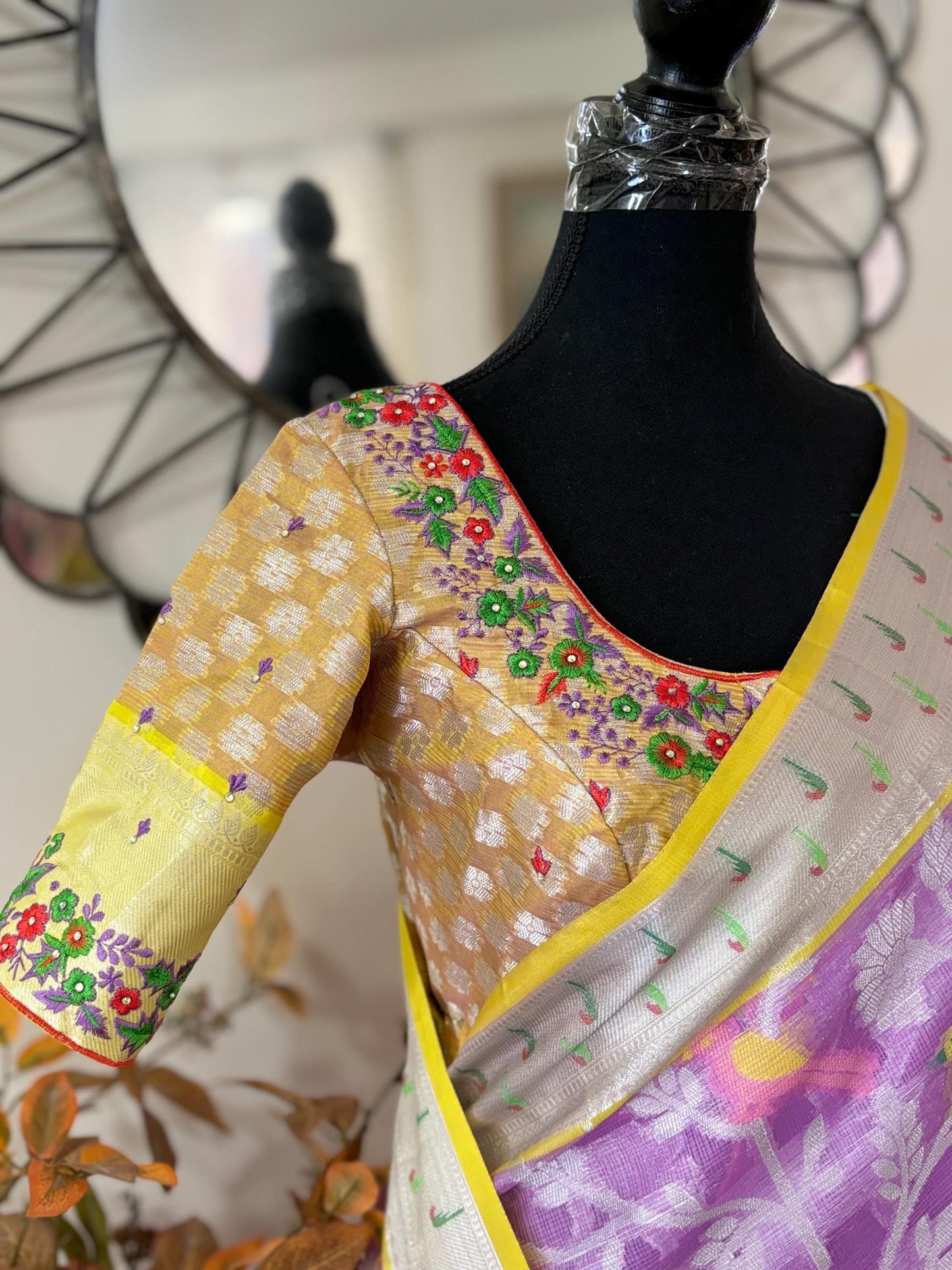 Beautiful Tissue Zari Kota saree with pythani Zari boardes and beautifully done workblouse paired up with pretty blouse fits up to 32 to 46