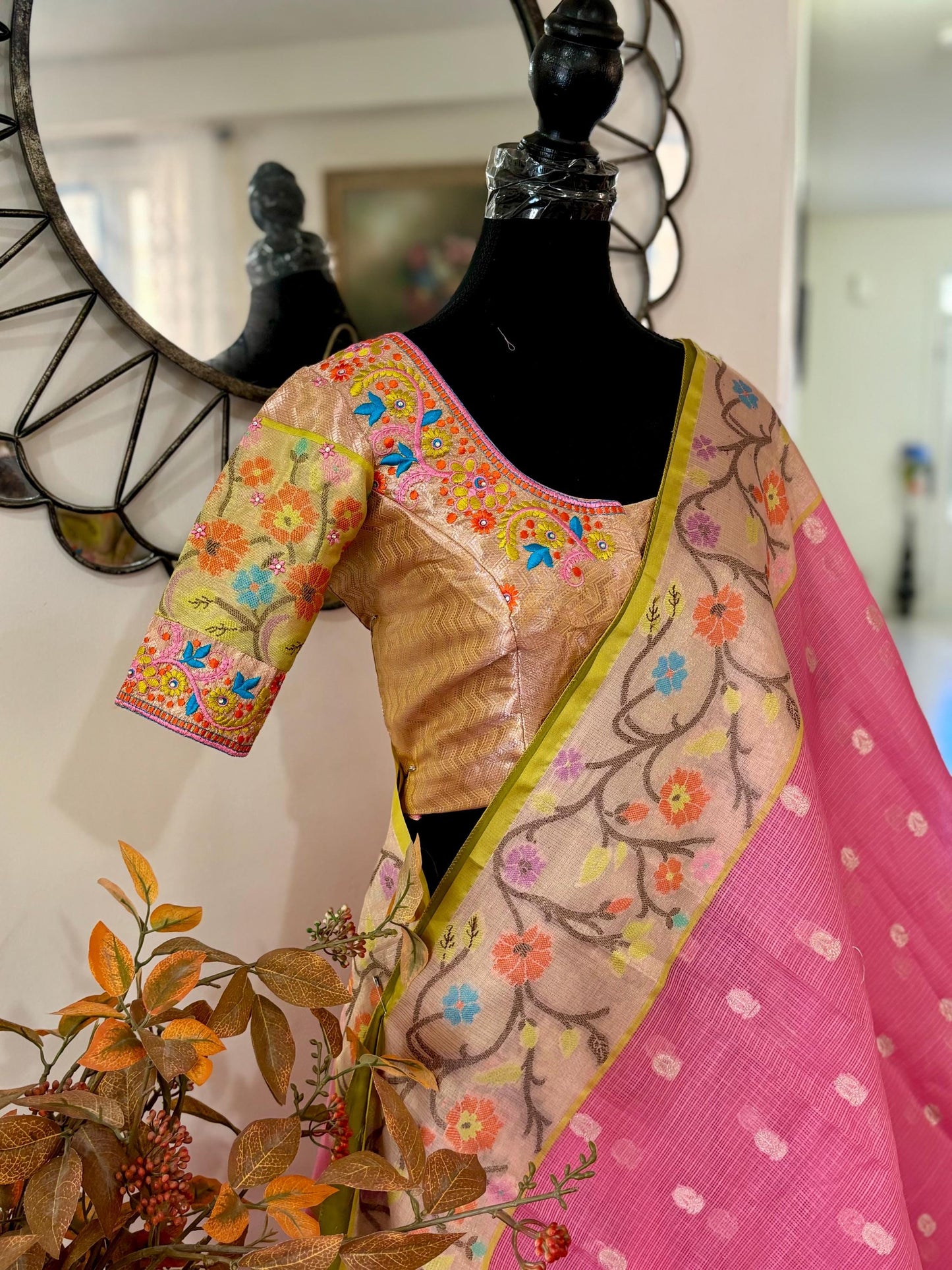 Beautiful Tissue Zari Kota saree with pythani Zari boardes and beautifully done blouse paired up with pretty blouse fits up to 32 to 46
