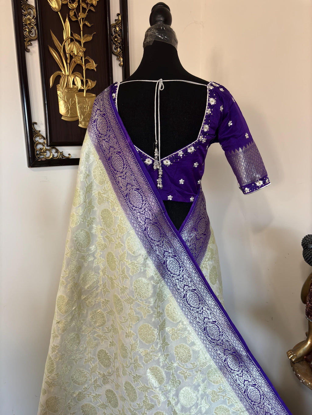 Beautiful banarasi silk saree paired up with beautiful embroidery blouse fits to 32 to 46 in beautiful rare colors all over jaal. Cocktails