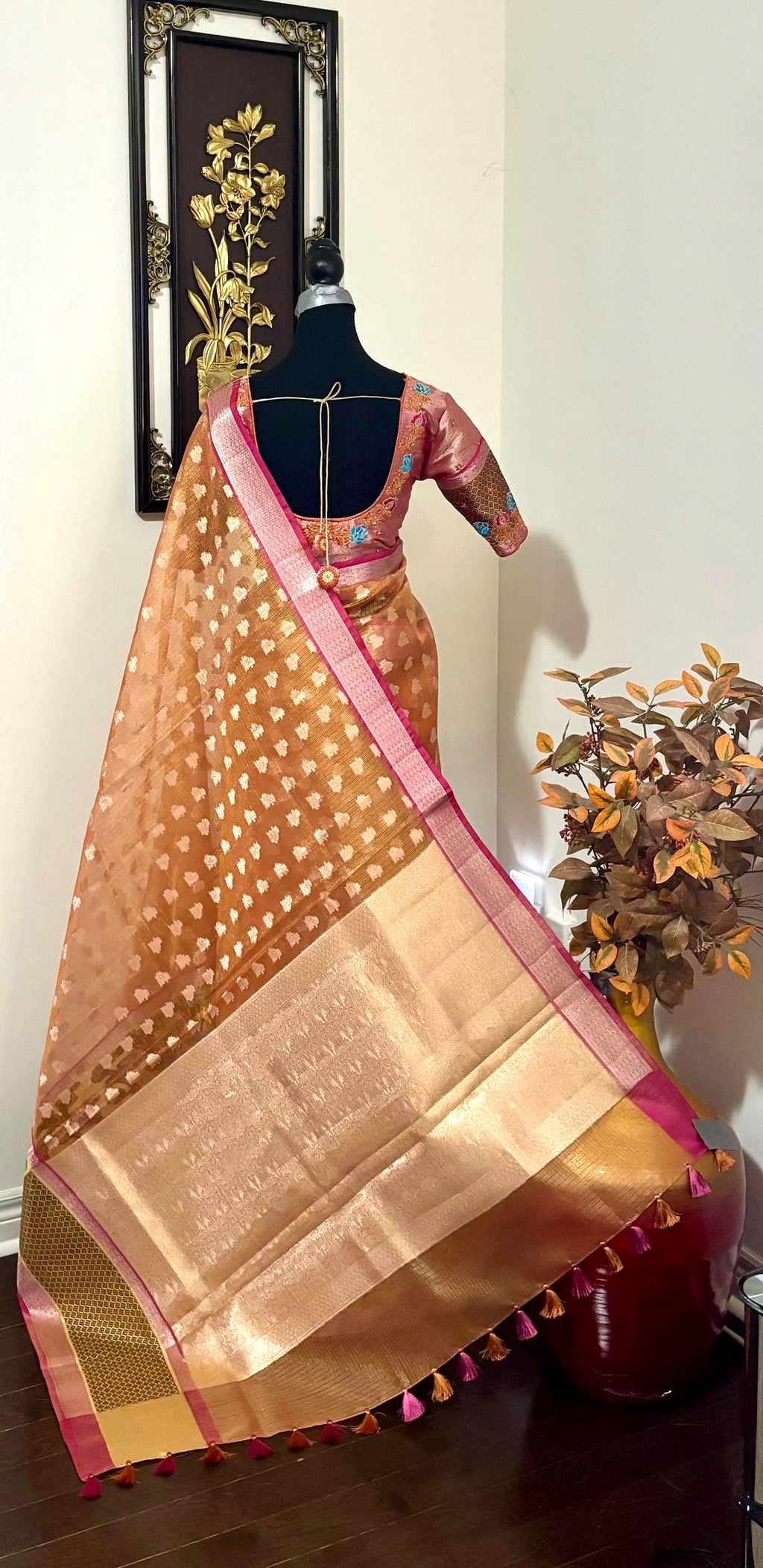 Beautiful Tissue Zari Kota saree with pythani  Zari boardes and beautifully done blouse paired up with pretty blouse fits up to 32 to 46