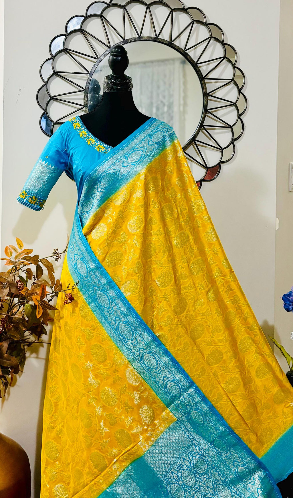 Beautiful banarasi silk saree paired up with beautiful embroidery blouse fits to 32 to 46 in beautiful rare colors all over jaal. Cocktails