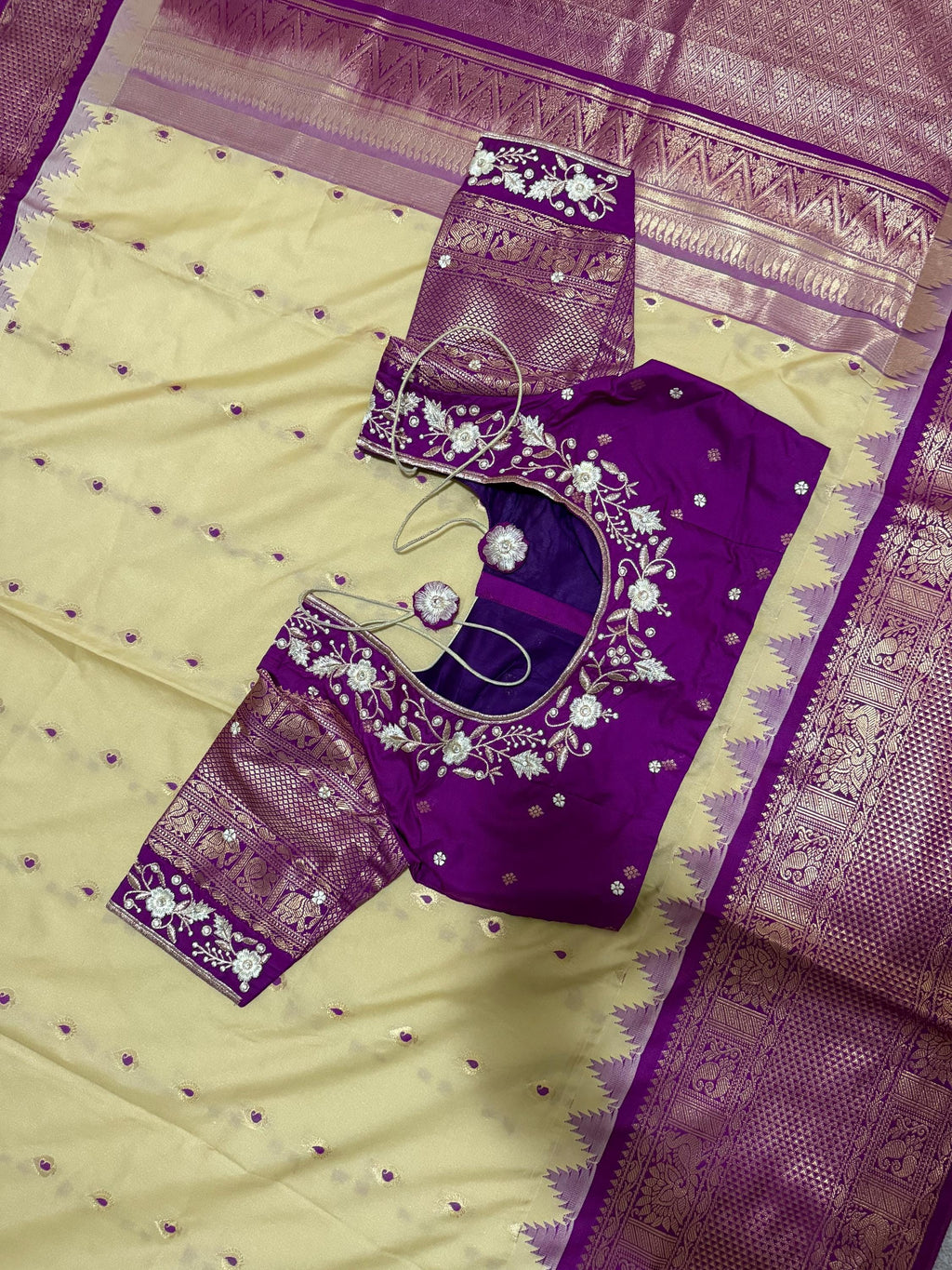 Gadwal  fancy powerloom pure silk sarees ready to wear blouse with embroidered blouse fits up to 32 -46 saree is ready fall pico done
