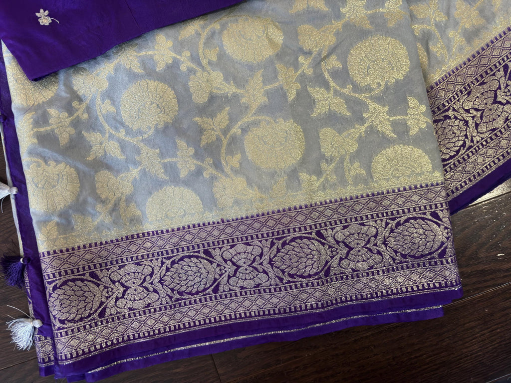 Beautiful banarasi silk saree paired up with beautiful embroidery blouse fits to 32 to 46 in beautiful rare colors all over jaal. Cocktails