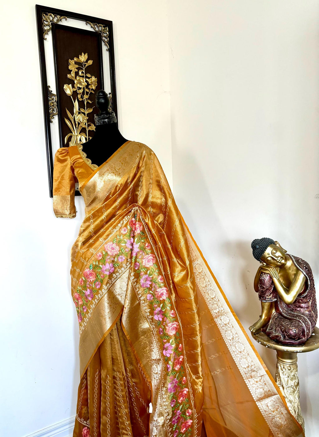 Banarasi  tissue saree with self weaving with beautifully embroidered boarder all over the saree in Golden shade rich weaving ready Blouse