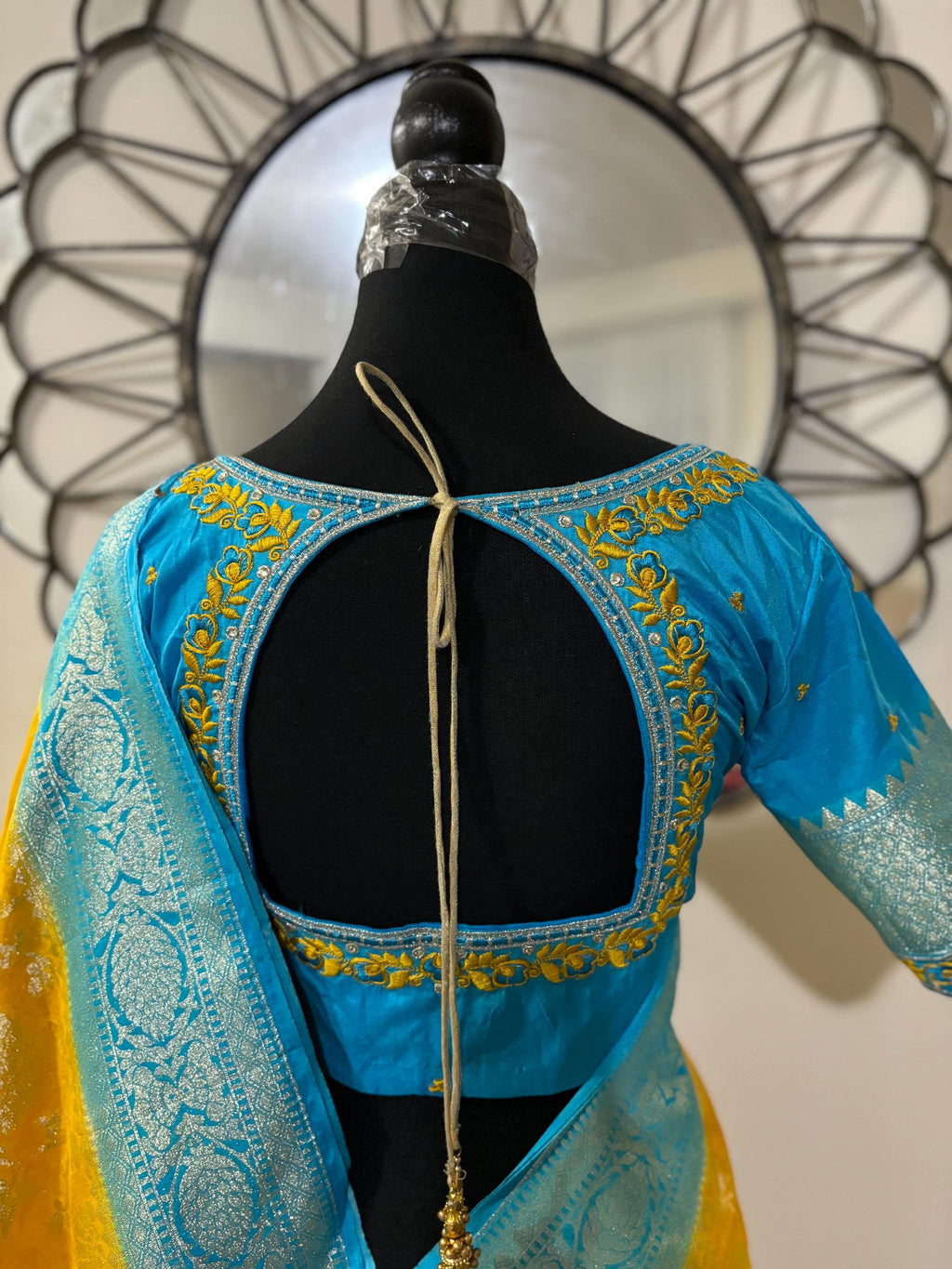 Beautiful banarasi silk saree paired up with beautiful embroidery blouse fits to 32 to 46 in beautiful rare colors all over jaal. Cocktails