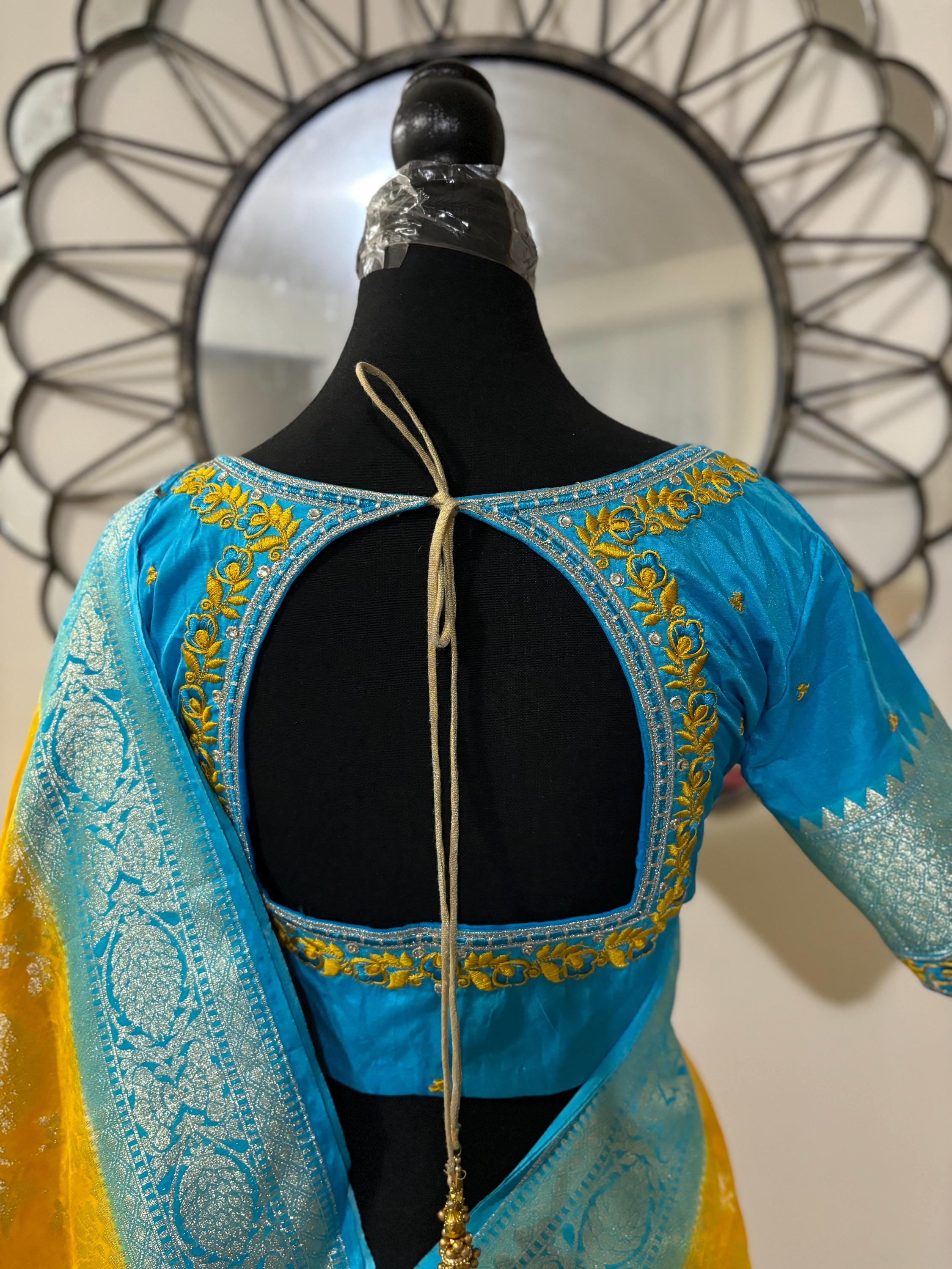Beautiful banarasi silk saree paired up with beautiful embroidery blouse fits to 32 to 46 in beautiful rare colors all over jaal. Cocktails