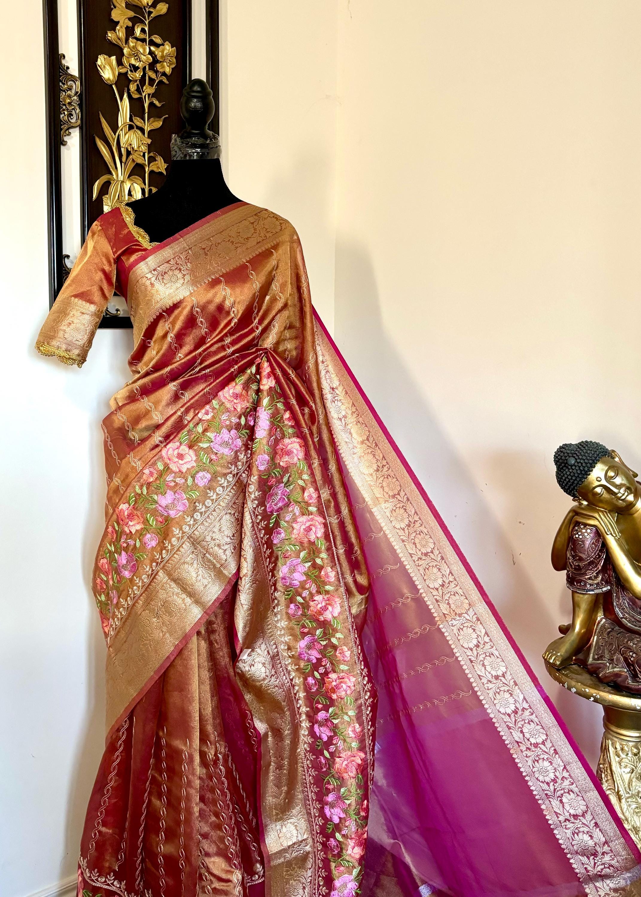 Banarasi  tissue saree with self weaving with beautifully embroidered boarder all over the saree Rose Gold  shade rich weaving ready Blouse