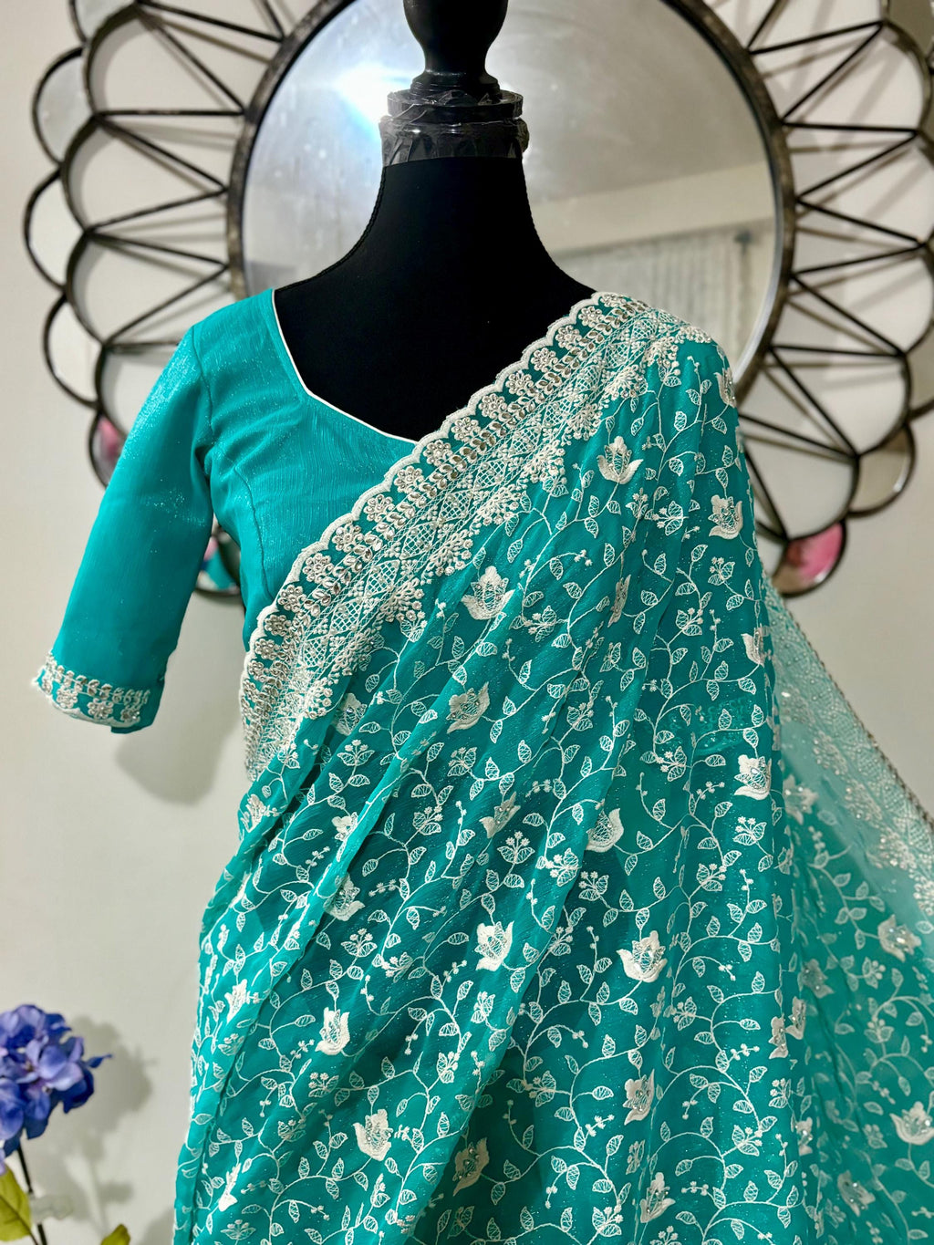 Beautiful shimmer georgett handloom georgette silk saree all over beautiful pearl and thread  weaving and beautiful boarder ready blouse