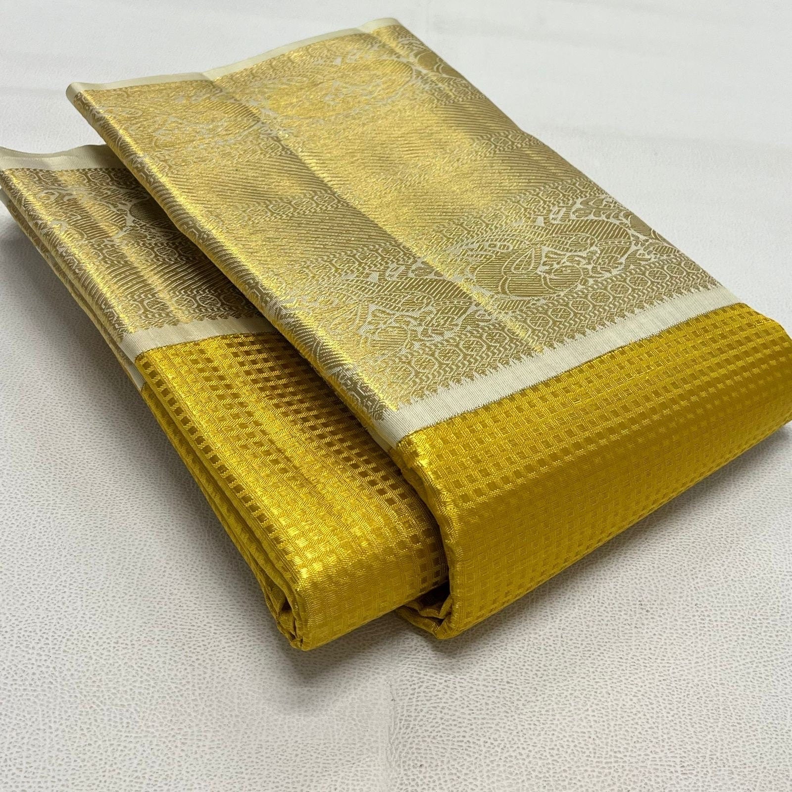 Kanjivaram handloom double warp contrast grandpalluand blouse Double side korvaiborderTissue Bridal2gram silk mark asksellerfor availability
