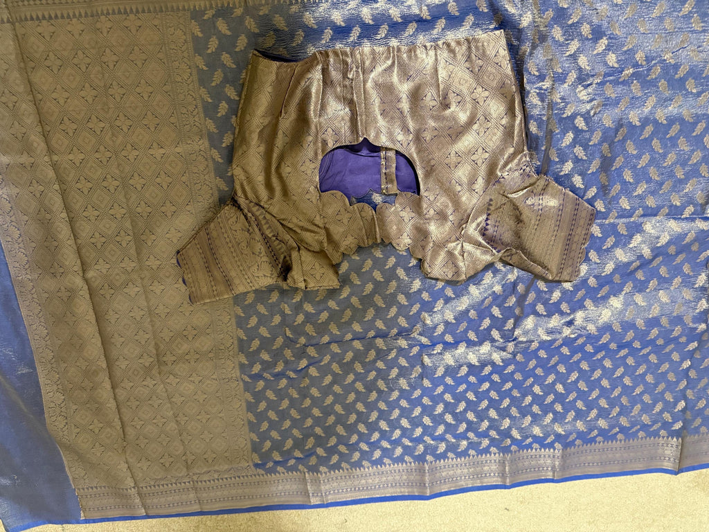 Beautiful party wear cocktail pure silk  banarasi crush tissue  saree paired up with pretty designer Blouse fits 32-46