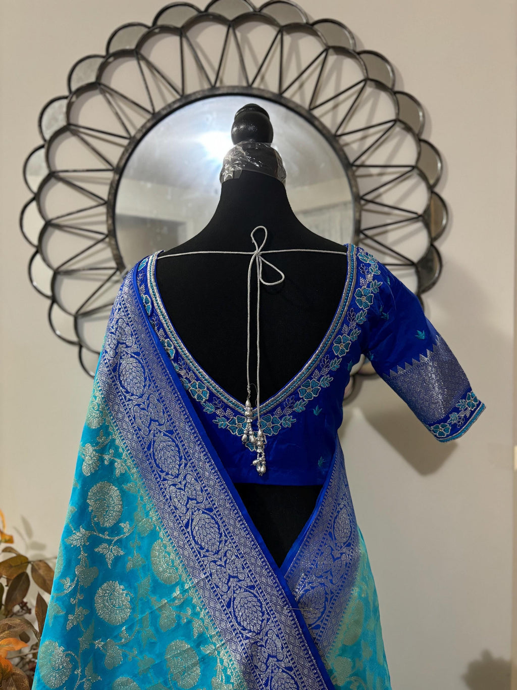 Beautiful banarasi silk saree paired up with beautiful embroidery blouse fits to 32 to 46 in beautiful rare colors all over jaal. Cocktails