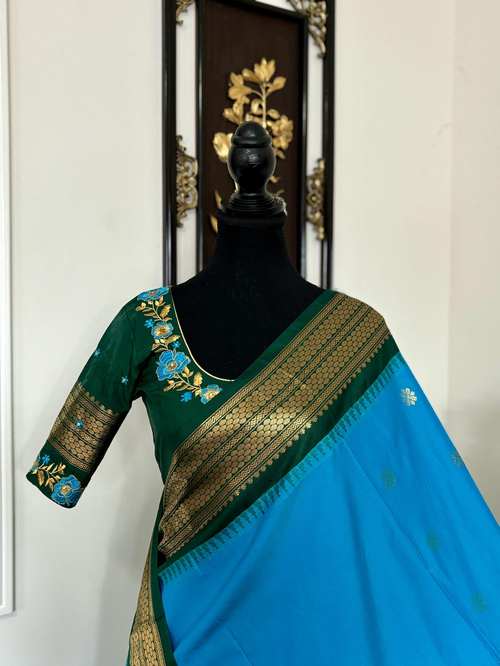Gadwal  fancy powerloom pure silk sarees ready to wear blouse with embroidered blouse fits up to 32 -46 saree is ready fall pico done