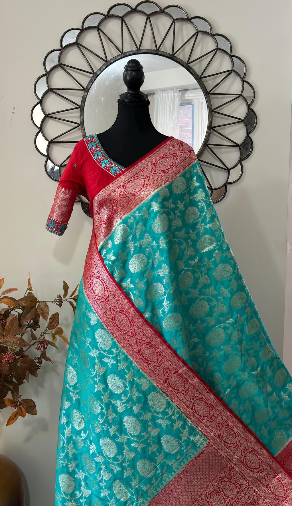 Beautiful banarasi silk saree paired up with beautiful embroidery blouse fits to 32 to 46 in beautiful rare colors all over jaal. Cocktails