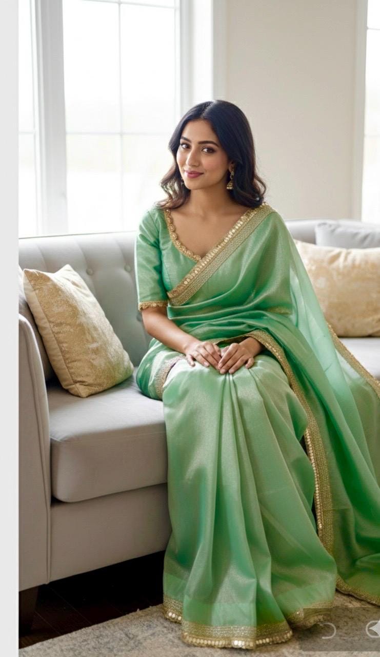 Banarasi  tissue saree with self weaving with beautifully embroidered boarder all over the saree Pestal   shade rich weaving ready Blouse