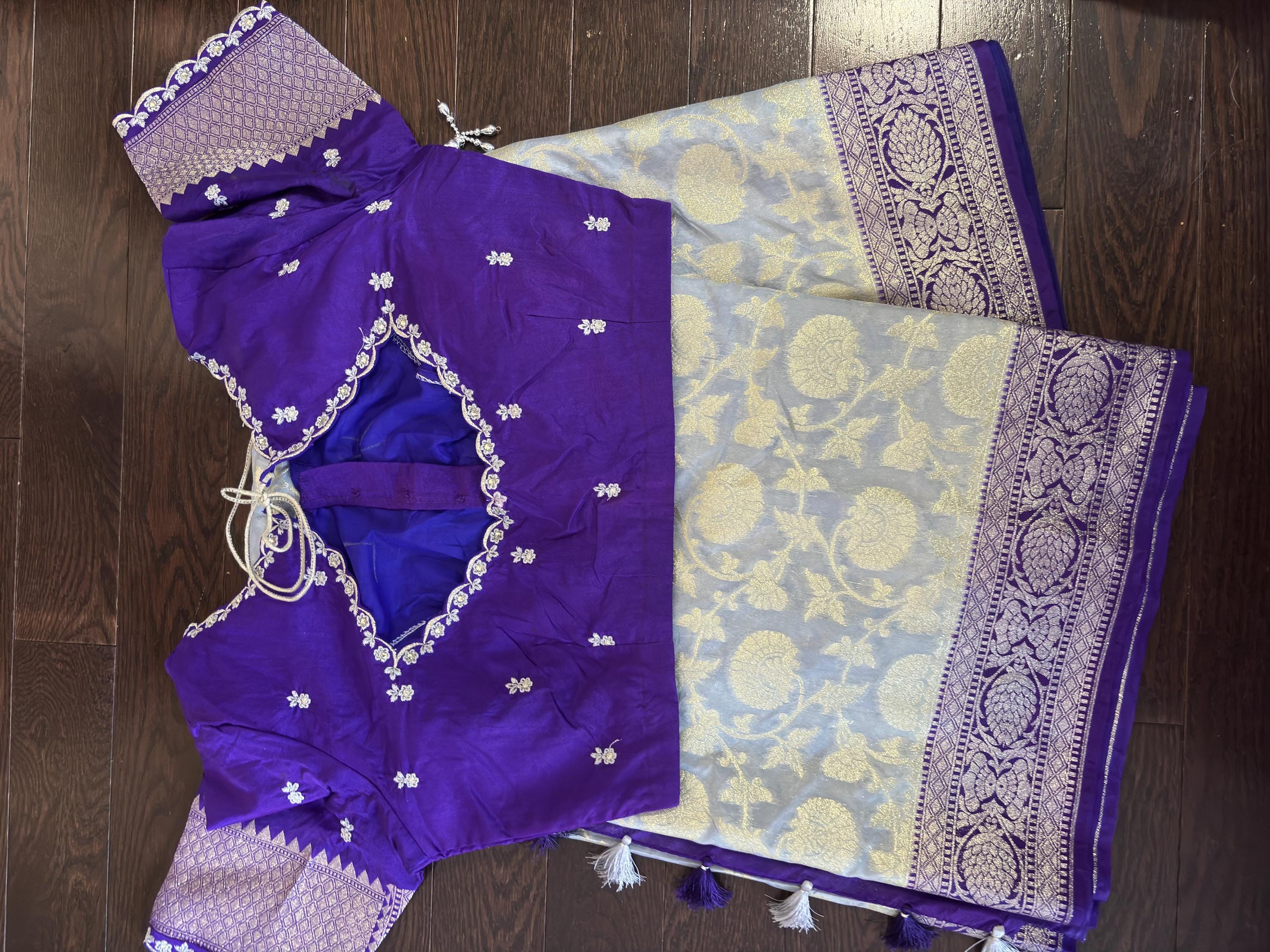 Beautiful banarasi silk saree paired up with beautiful embroidery blouse fits to 32 to 46 in beautiful rare colors all over jaal. Cocktails