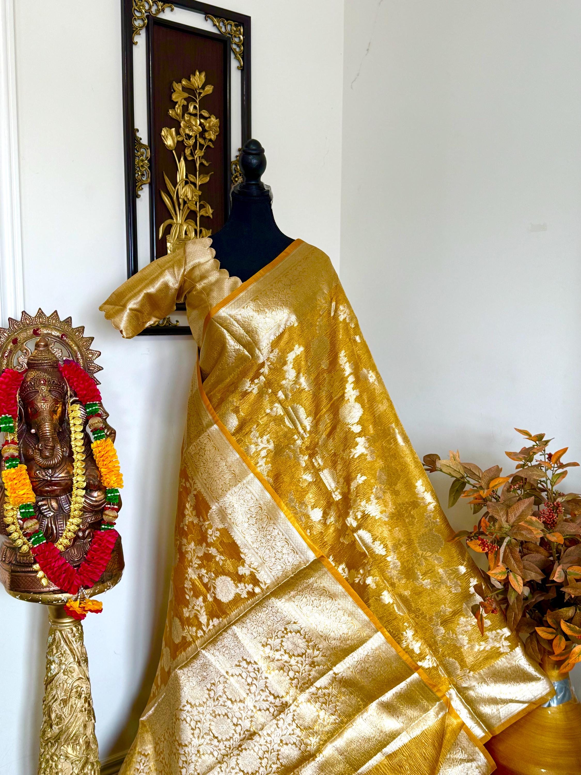 Beautiful party wear cocktail pure silk  crush tissue  saree paired up with pretty designer Blouse fits 32-46/contact seller for availabil