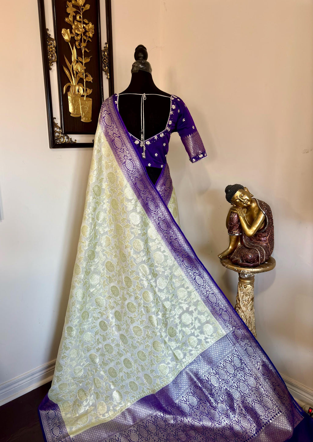 Beautiful banarasi silk saree paired up with beautiful embroidery blouse fits to 32 to 46 in beautiful rare colors all over jaal. Cocktails