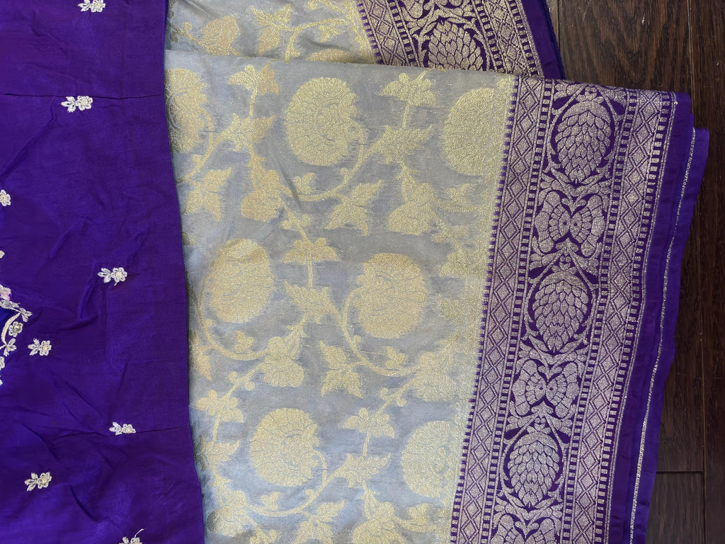 Beautiful banarasi silk saree paired up with beautiful embroidery blouse fits to 32 to 46 in beautiful rare colors all over jaal. Cocktails