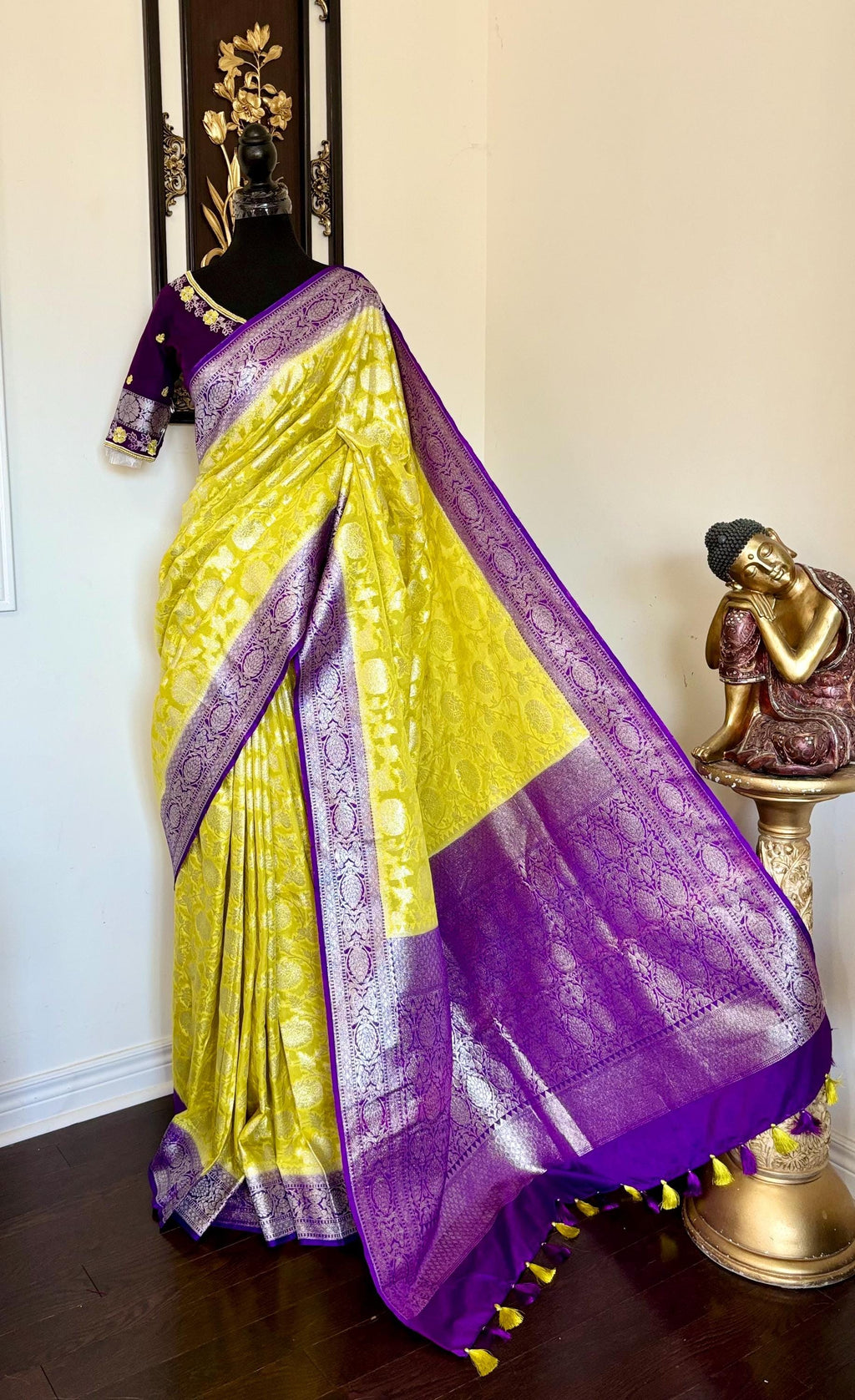 Beautiful banarasi silk saree paired up with beautiful embroidery blouse fits to 32 to 46 in beautiful rare colors all over jaal. Cocktails