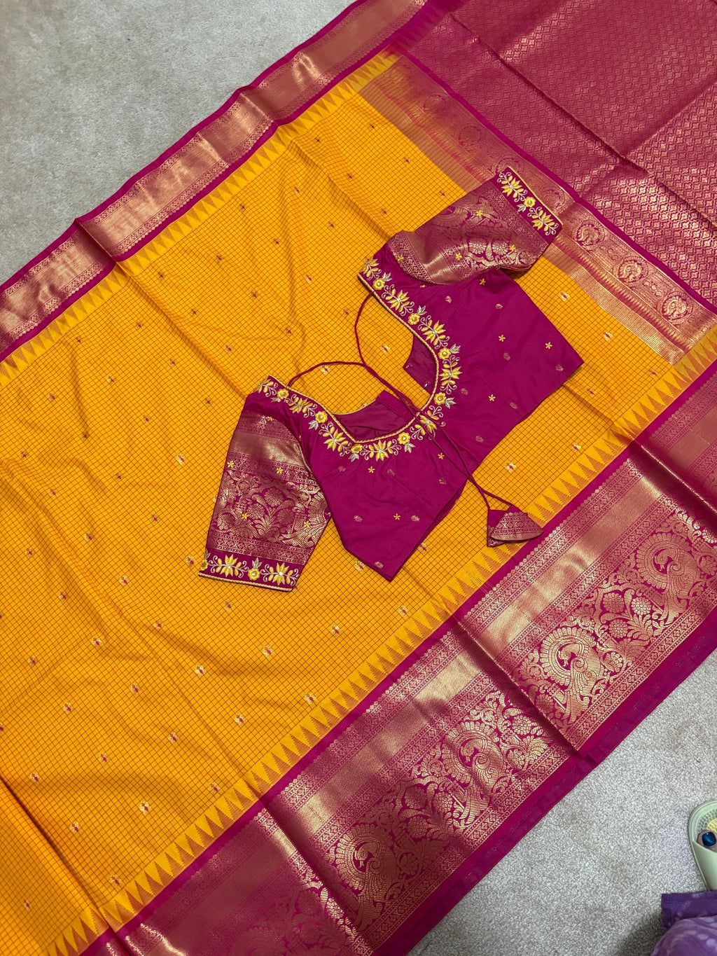 Gadwal  fancy powerloom pure silk sarees ready to wear blouse with embroidered blouse fits up to 32 -46 saree is ready fall pico done