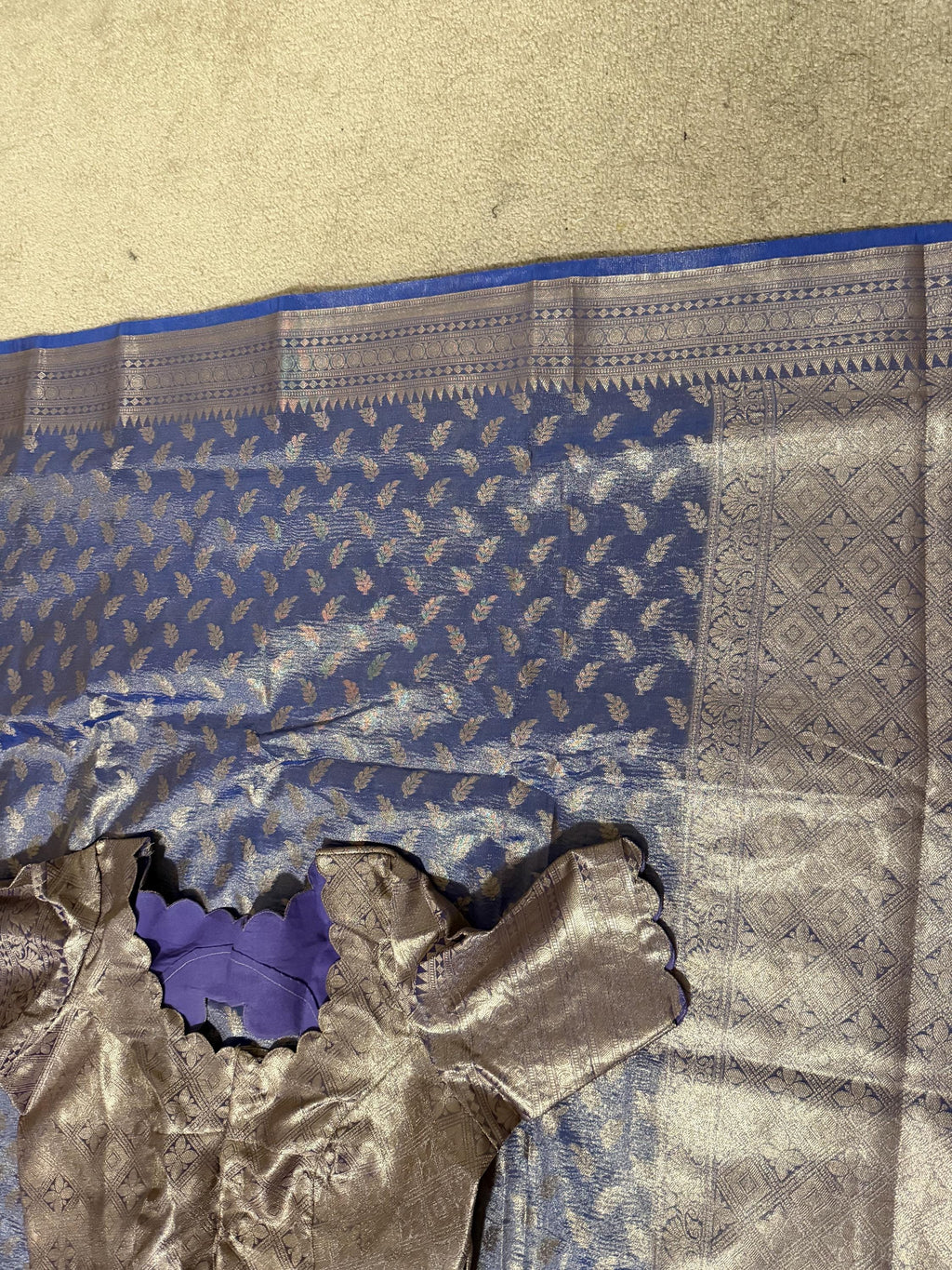 Beautiful party wear cocktail pure silk  banarasi crush tissue  saree paired up with pretty designer Blouse fits 32-46