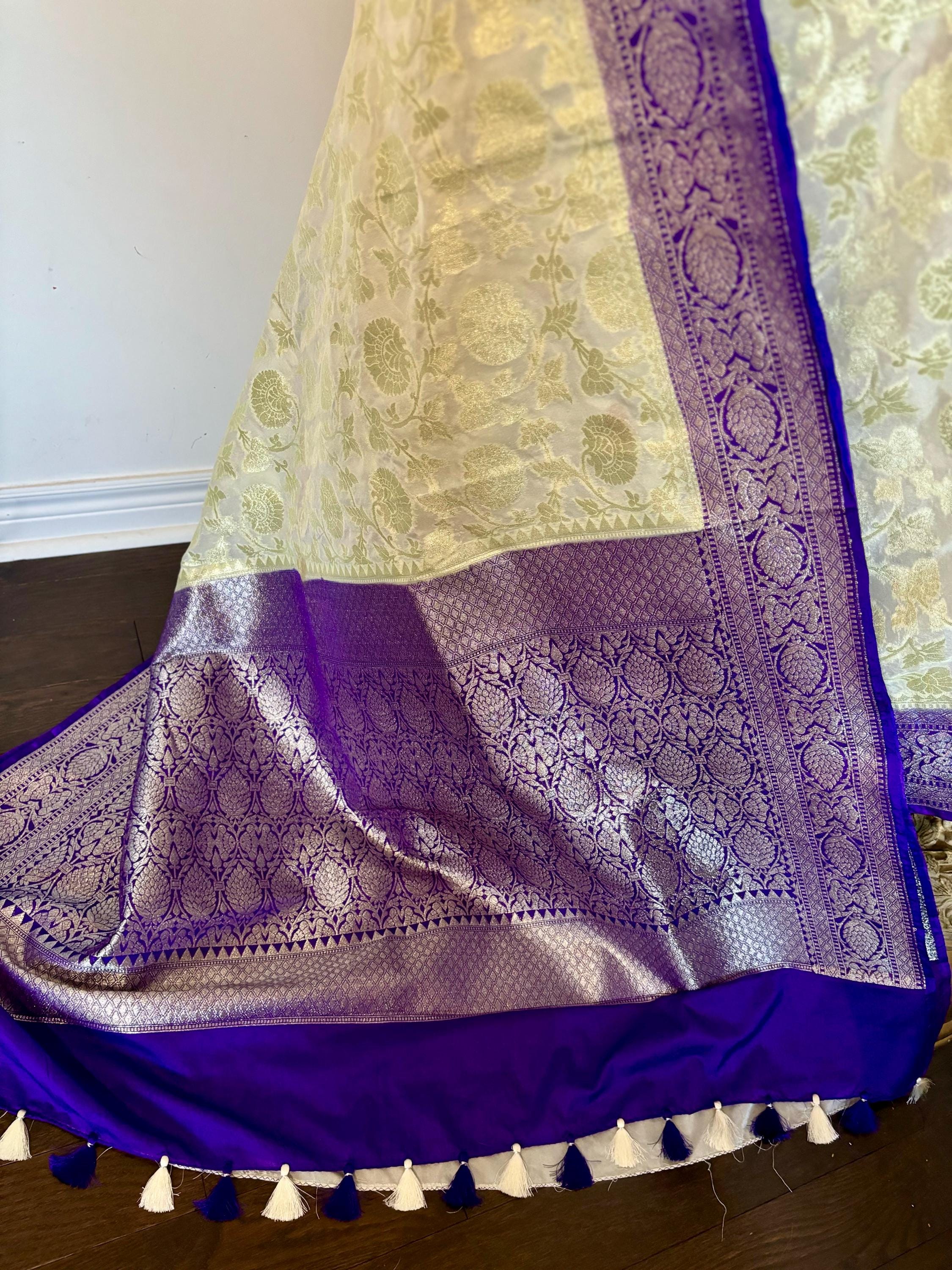 Beautiful banarasi silk saree paired up with beautiful embroidery blouse fits to 32 to 46 in beautiful rare colors all over jaal. Cocktails