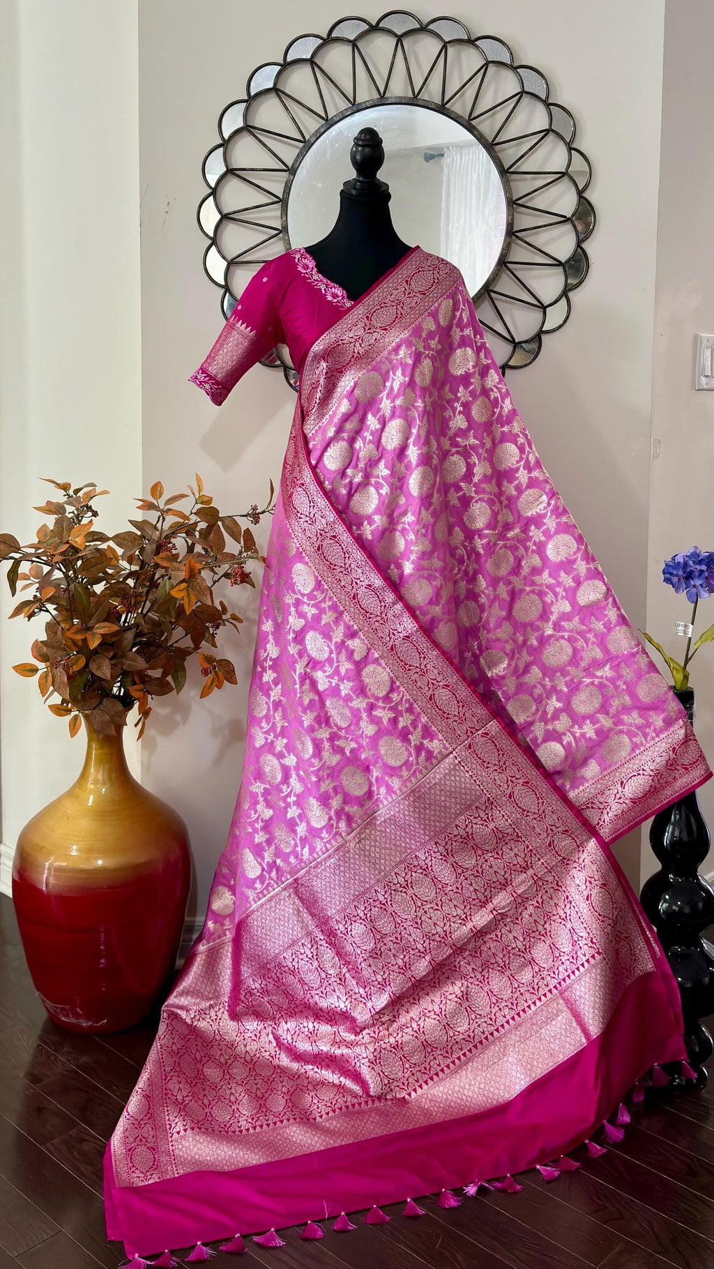 Beautiful banarasi silk saree paired up with beautiful embroidery blouse fits to 32 to 46 in beautiful rare colors all over jaal. Cocktails