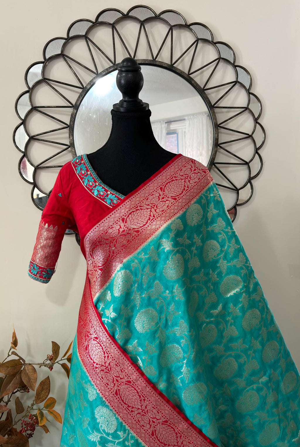 Beautiful banarasi silk saree paired up with beautiful embroidery blouse fits to 32 to 46 in beautiful rare colors all over jaal. Cocktails