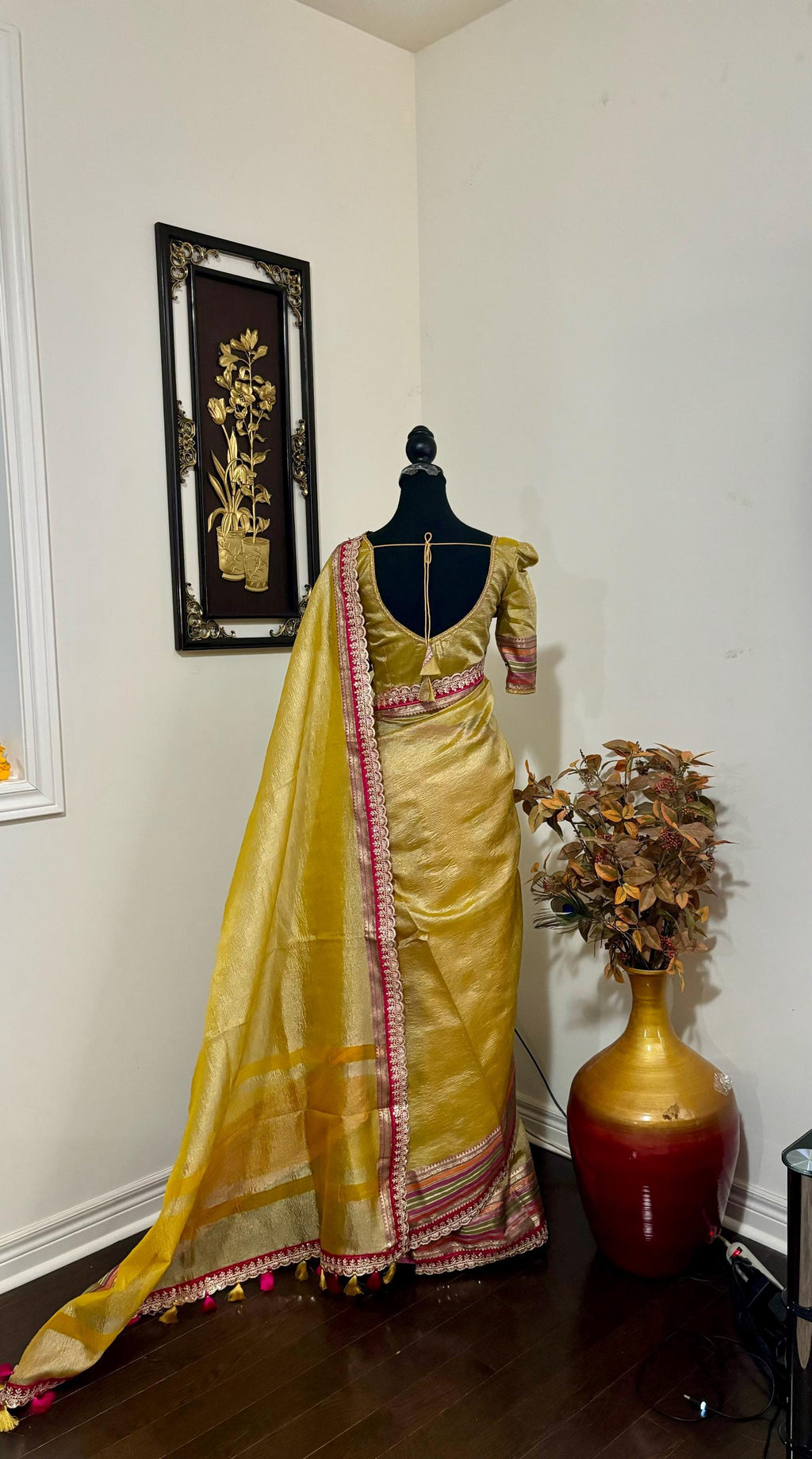 Beautiful party wear cocktail pure silk  crush tissue  saree paired up with pretty designer Blouse fits 32-46/contact seller for availabil