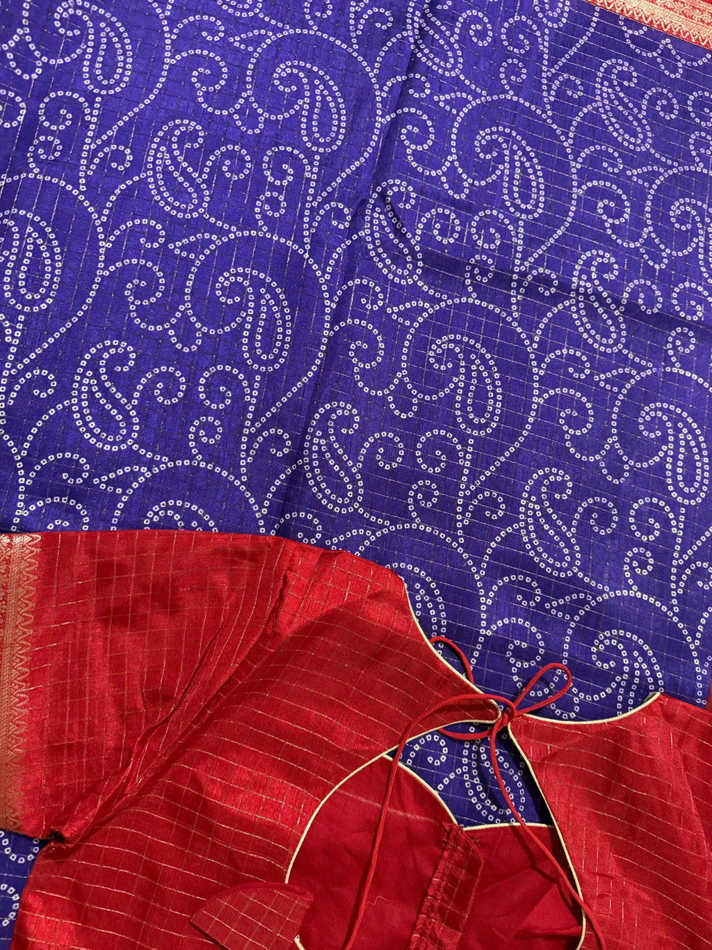 Beautiful Light weight Emarald silk saree  with Kanchi boarder  Bhandini prints ready blouse fits 32 to 46 with beautiful color combo