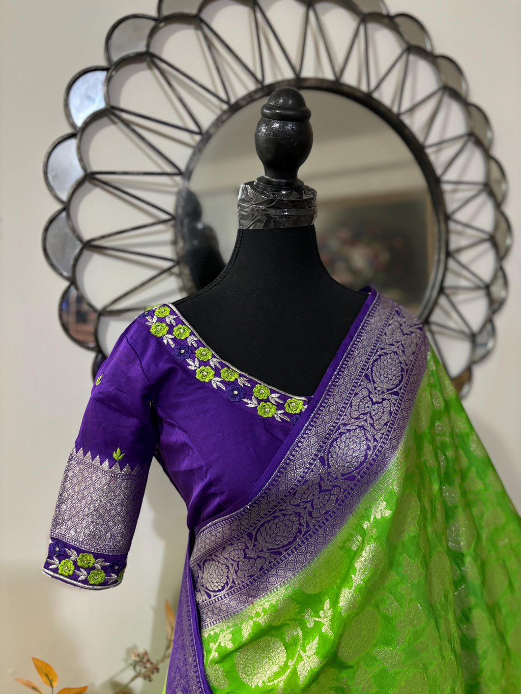 Beautiful banarasi silk saree paired up with beautiful embroidery blouse fits to 32 to 46 in beautiful rare colors all over jaal. Cocktails