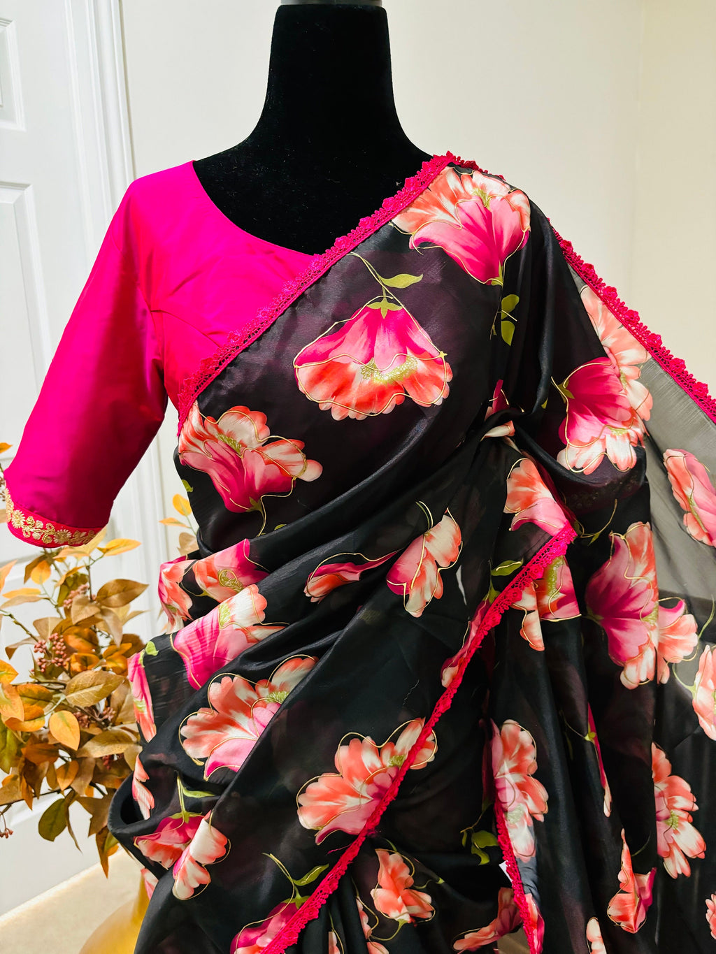 Beautiful Designer floral soft Organza Saree with beautiful lace ready to wear designer blouse fits to 32 to 46