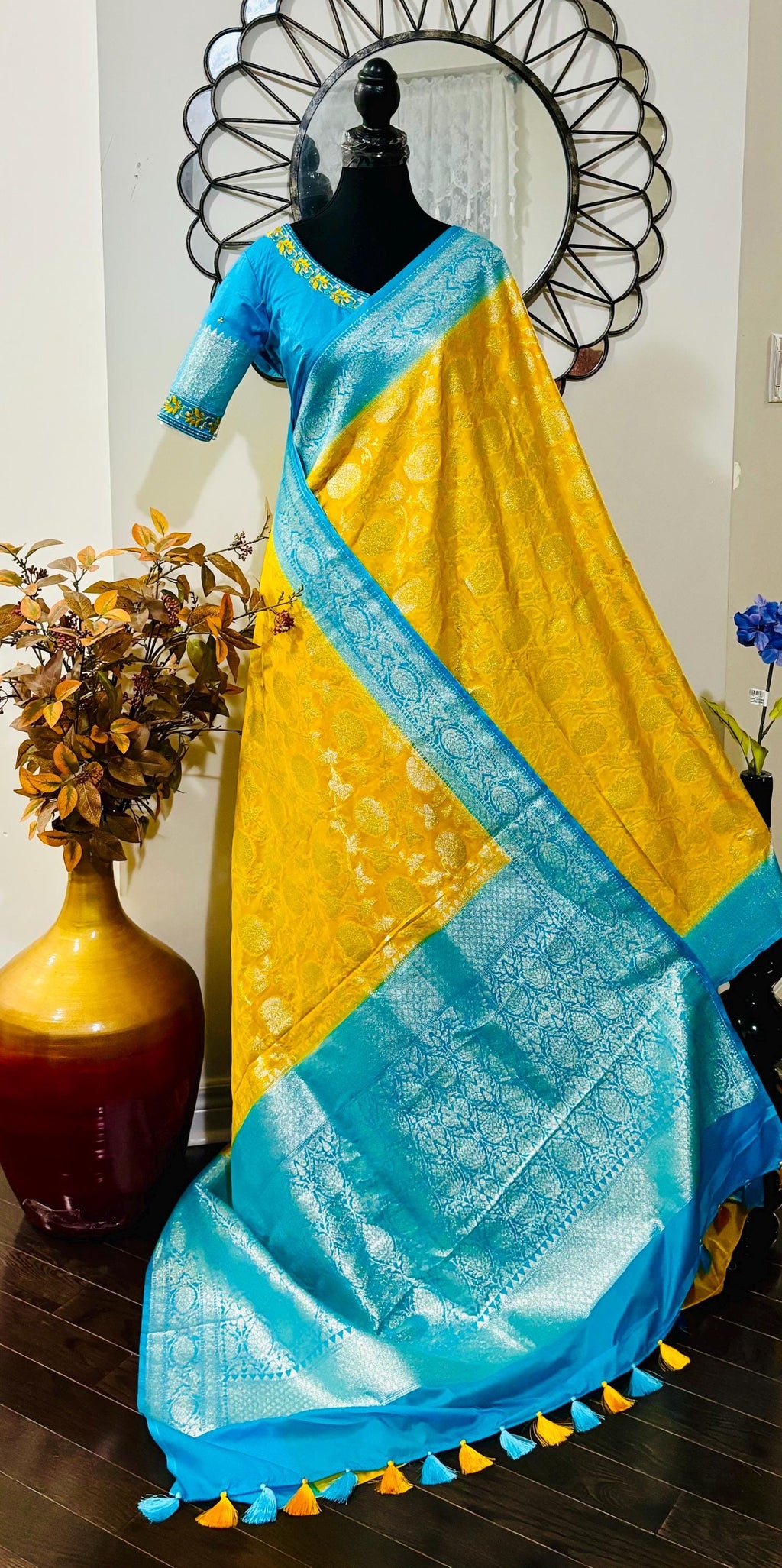 Beautiful banarasi silk saree paired up with beautiful embroidery blouse fits to 32 to 46 in beautiful rare colors all over jaal. Cocktails