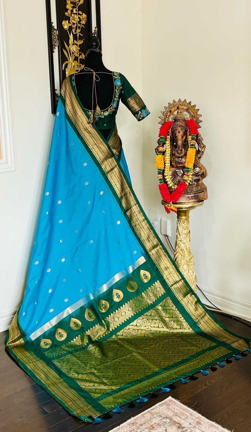 Gadwal  fancy powerloom pure silk sarees ready to wear blouse with embroidered blouse fits up to 32 -46 saree is ready fall pico done