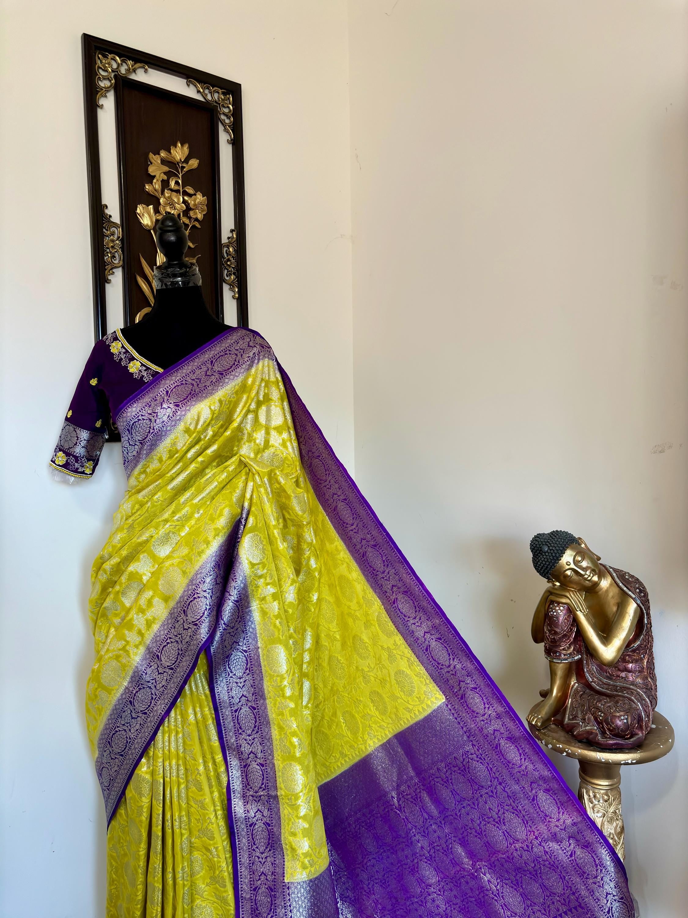 Beautiful banarasi silk saree paired up with beautiful embroidery blouse fits to 32 to 46 in beautiful rare colors all over jaal. Cocktails