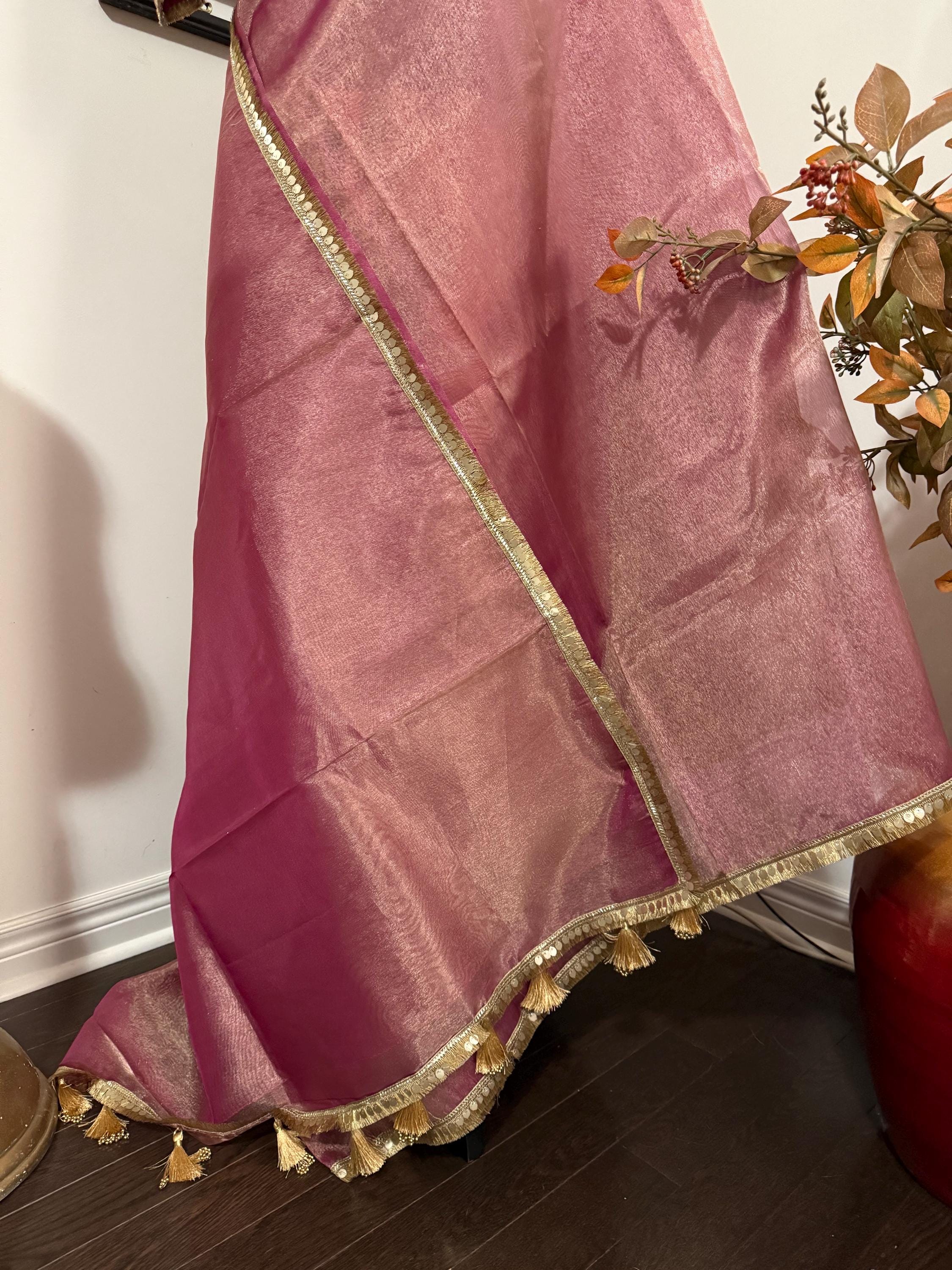 Banarasi  tissue saree with self weaving with beautifully embroidered boarder all over the saree Pestal   shade rich weaving ready Blouse