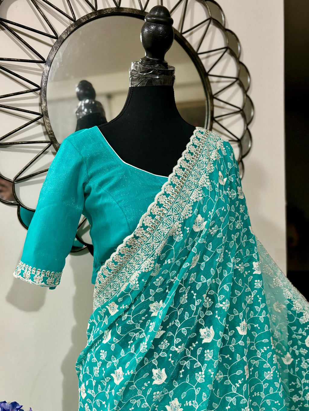 Beautiful shimmer georgett handloom georgette silk saree all over beautiful pearl and thread  weaving and beautiful boarder ready blouse