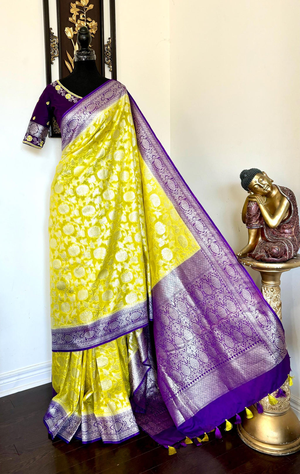 Beautiful banarasi silk saree paired up with beautiful embroidery blouse fits to 32 to 46 in beautiful rare colors all over jaal. Cocktails