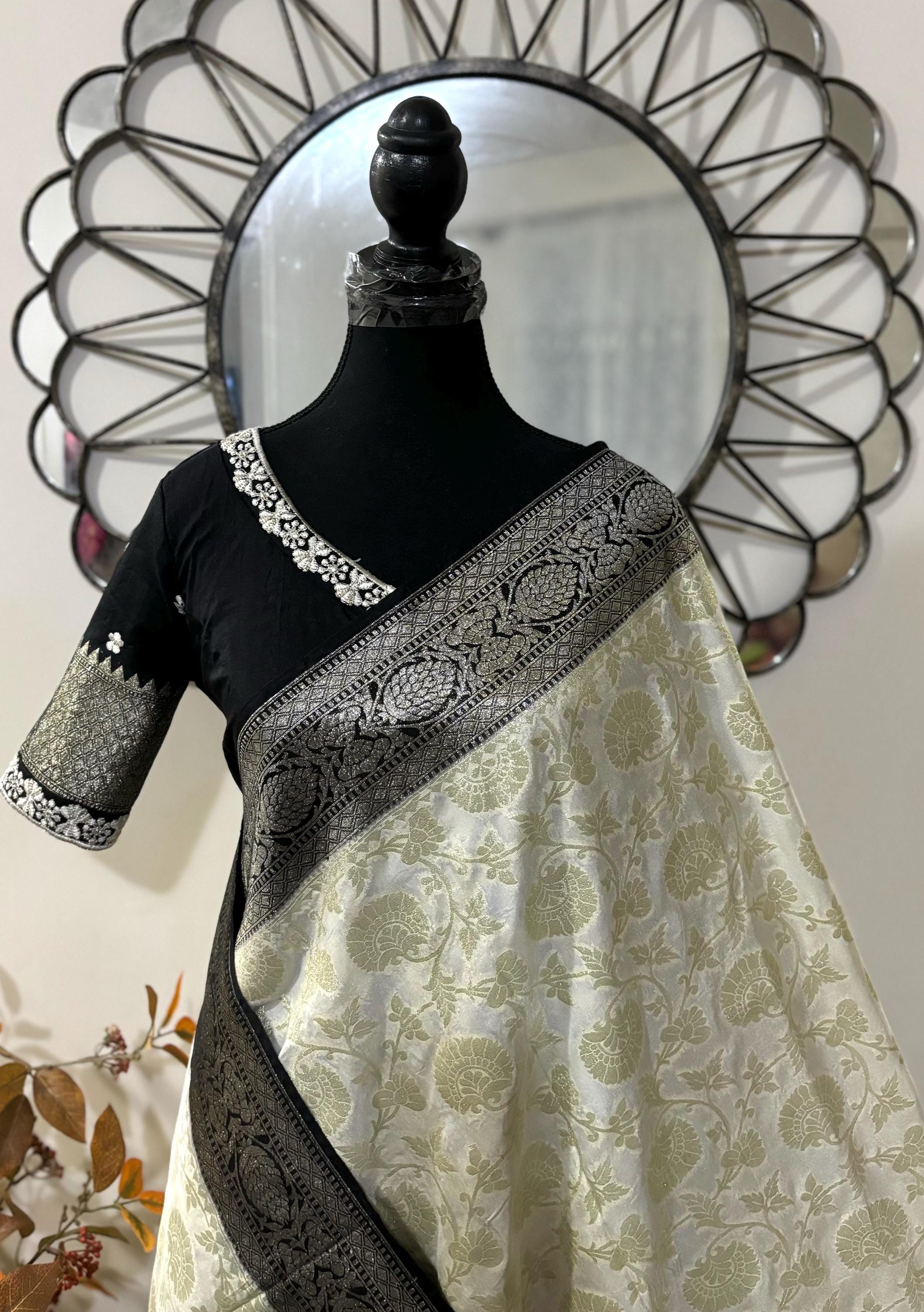 Beautiful banarasi silk saree paired up with beautiful embroidery blouse fits to 32 to 46 in beautiful rare colors all over jaal. Cocktails
