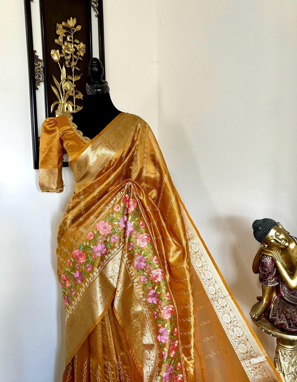 Banarasi  tissue saree with self weaving with beautifully embroidered boarder all over the saree in Golden shade rich weaving ready Blouse